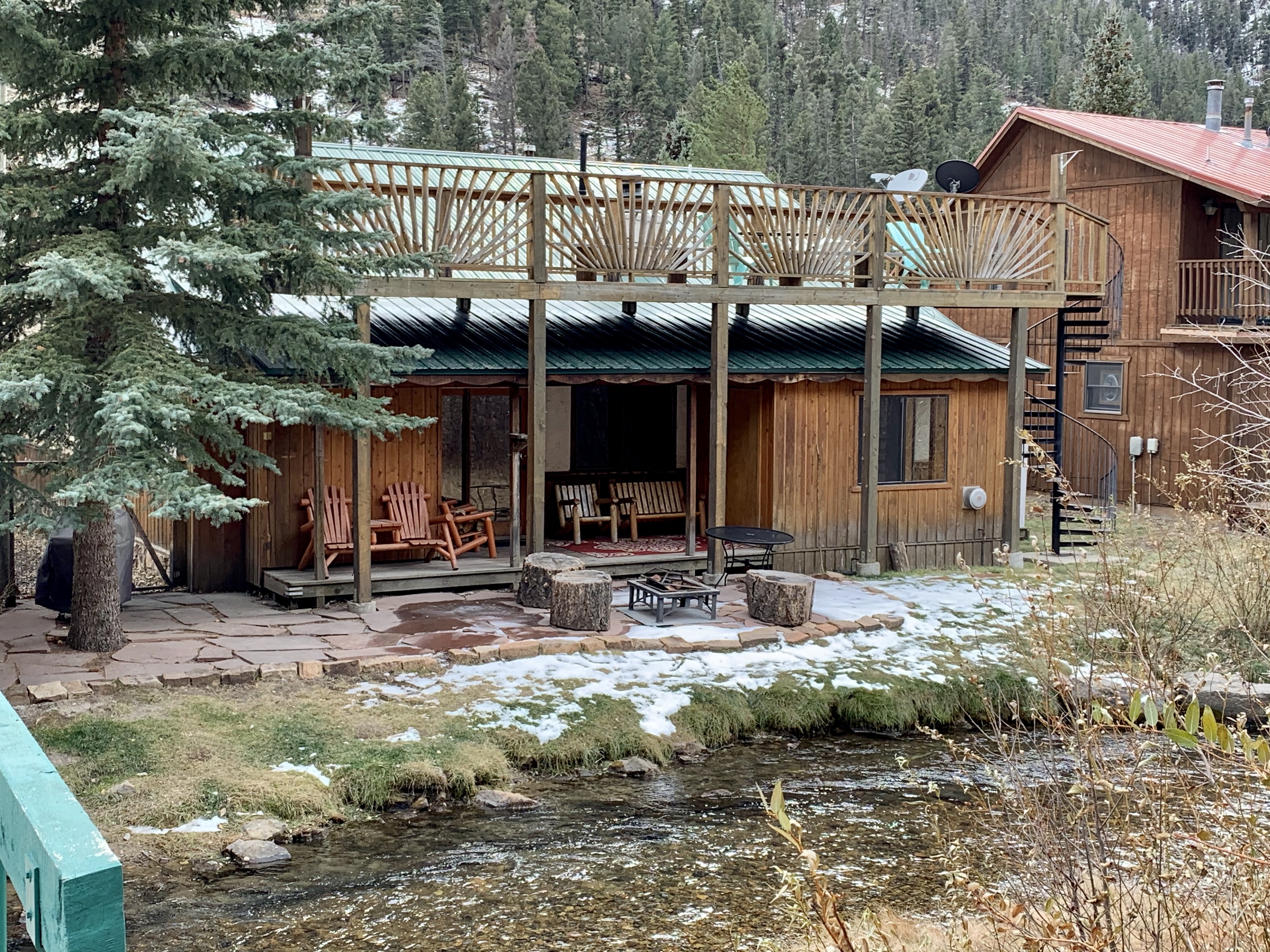 Streamside Retreat on the River with and AC