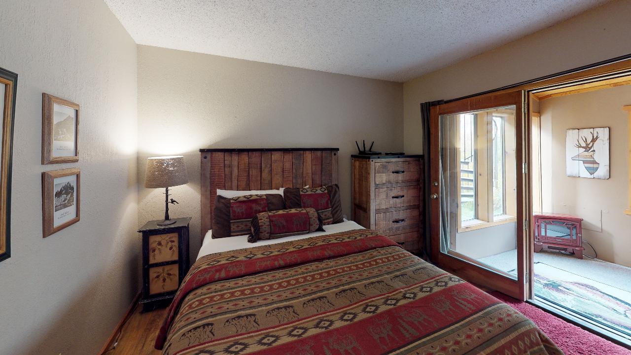 Streamside Retreat on the River with and AC