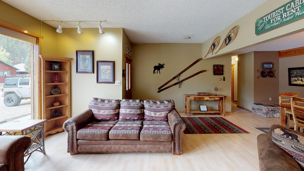 Streamside Retreat on the River with and AC