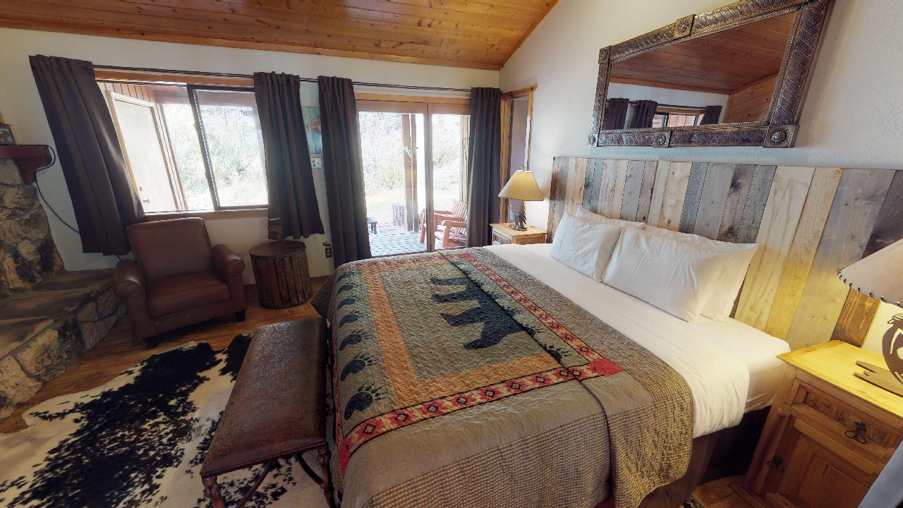 Streamside Retreat on the River with and AC