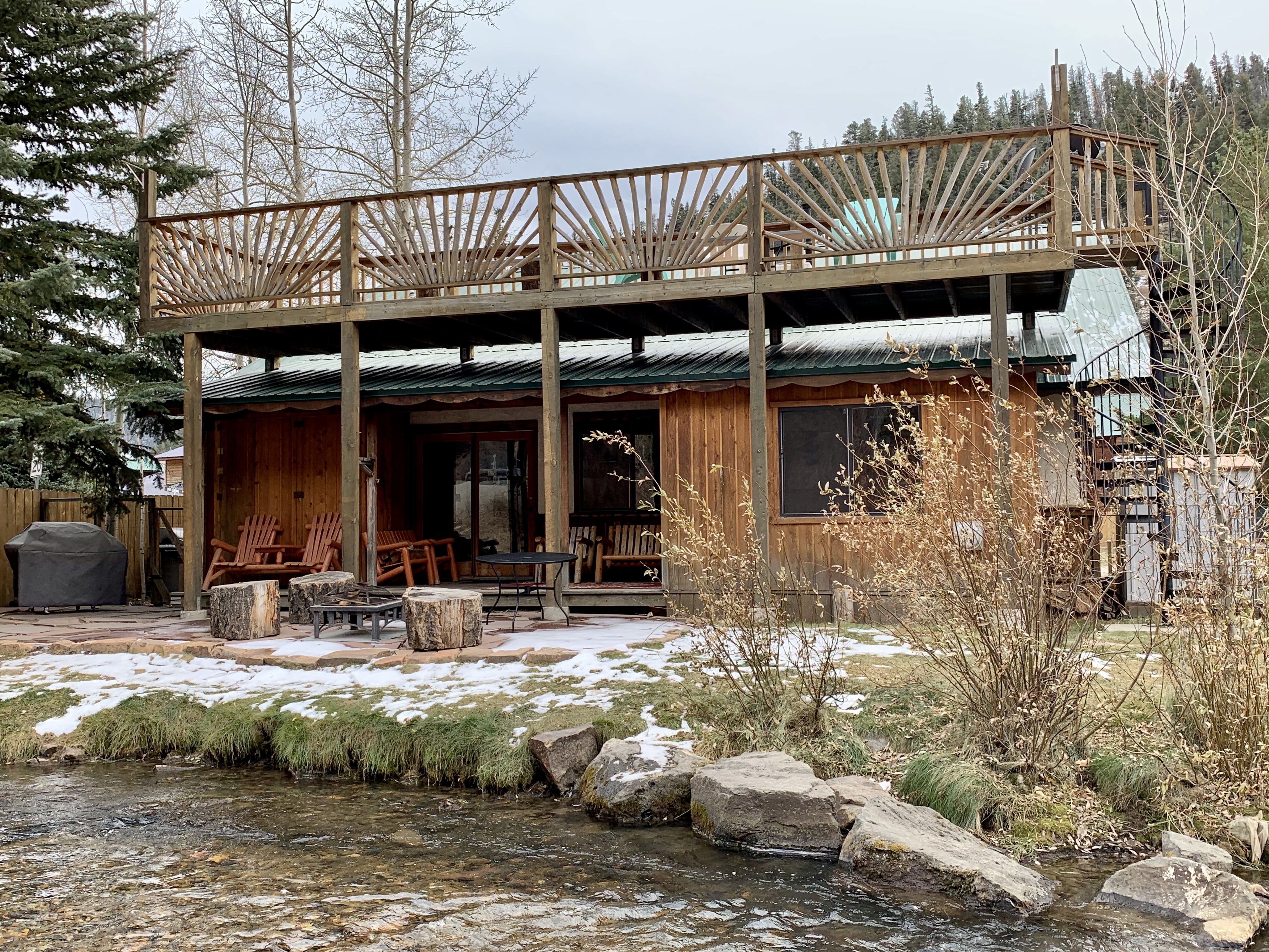 Streamside Retreat on the River with and AC