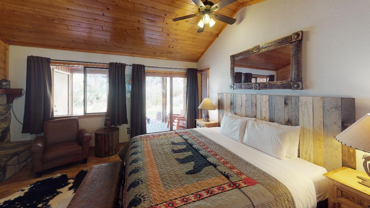 Streamside Retreat on the River with and AC