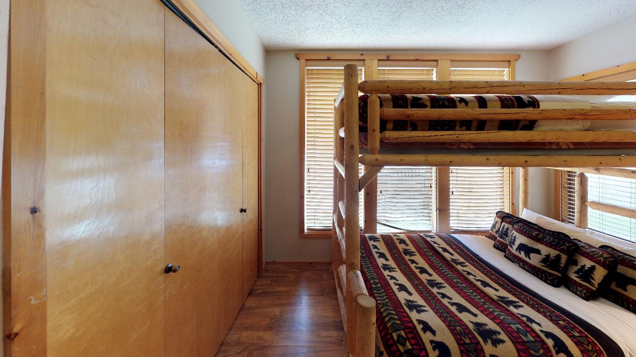 Streamside Retreat on the River with and AC
