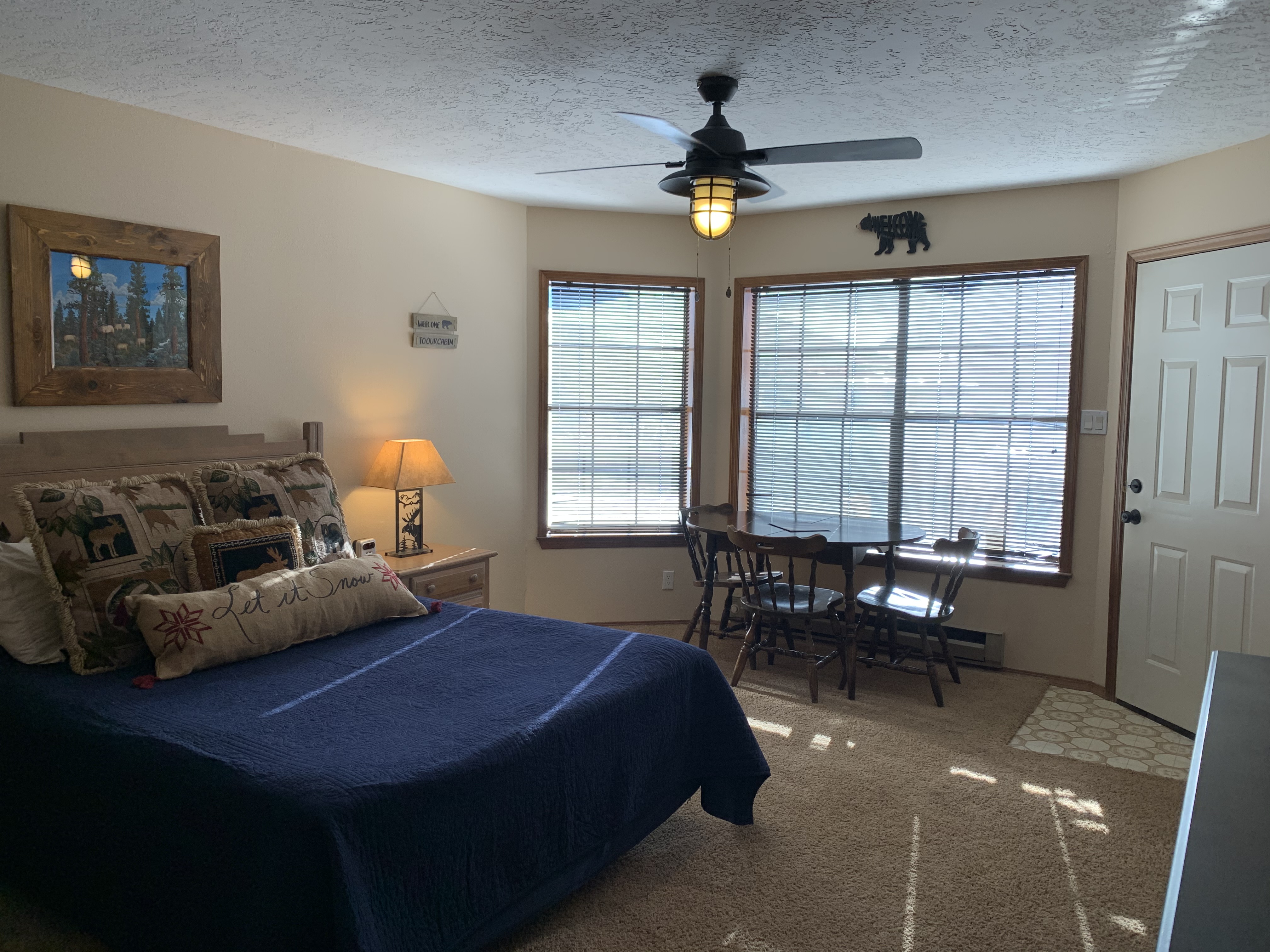 Riverbend #7- Full Property on the River
