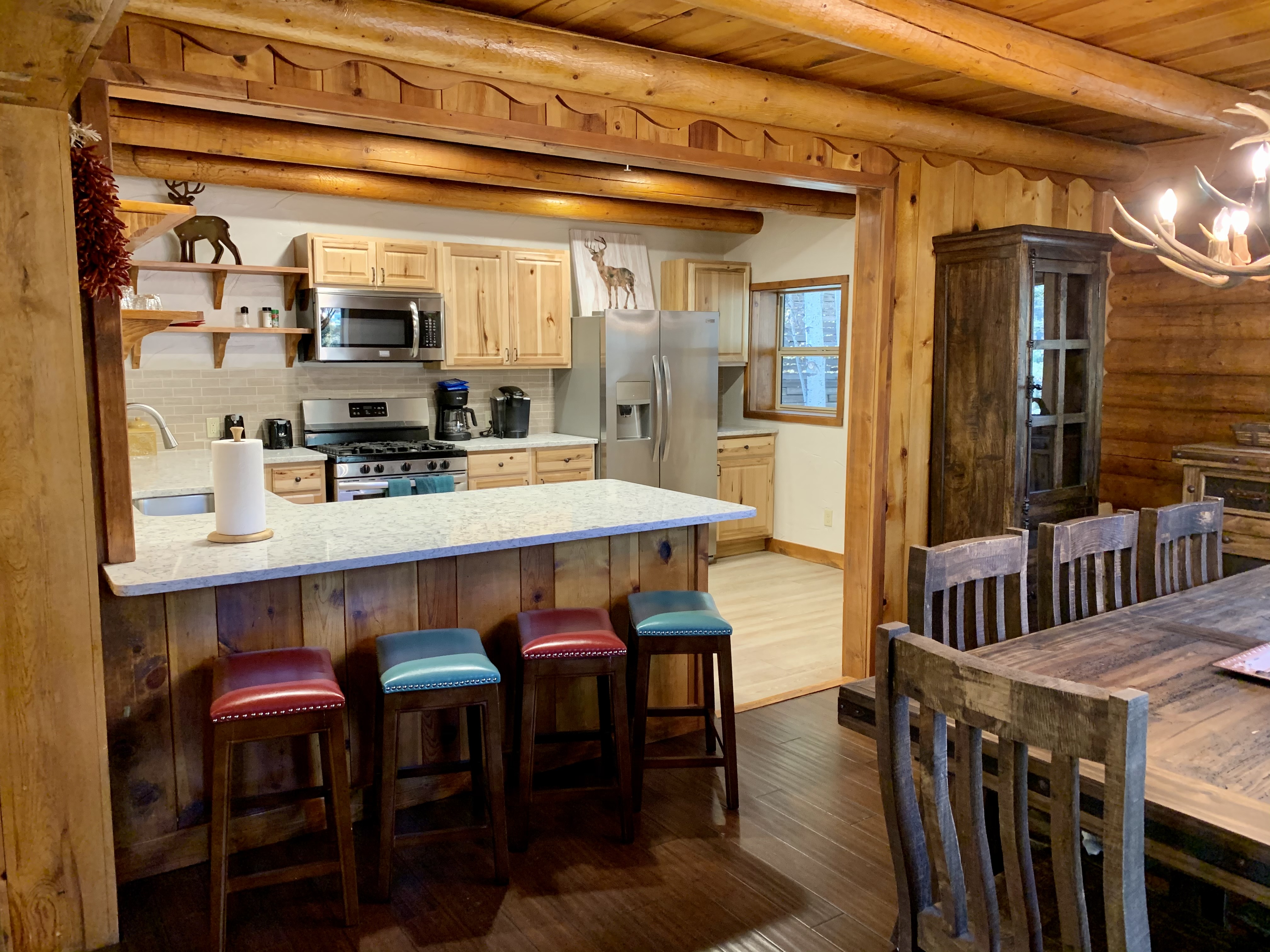 Rocky Top Vista Log Cabin with High Speed Wifi