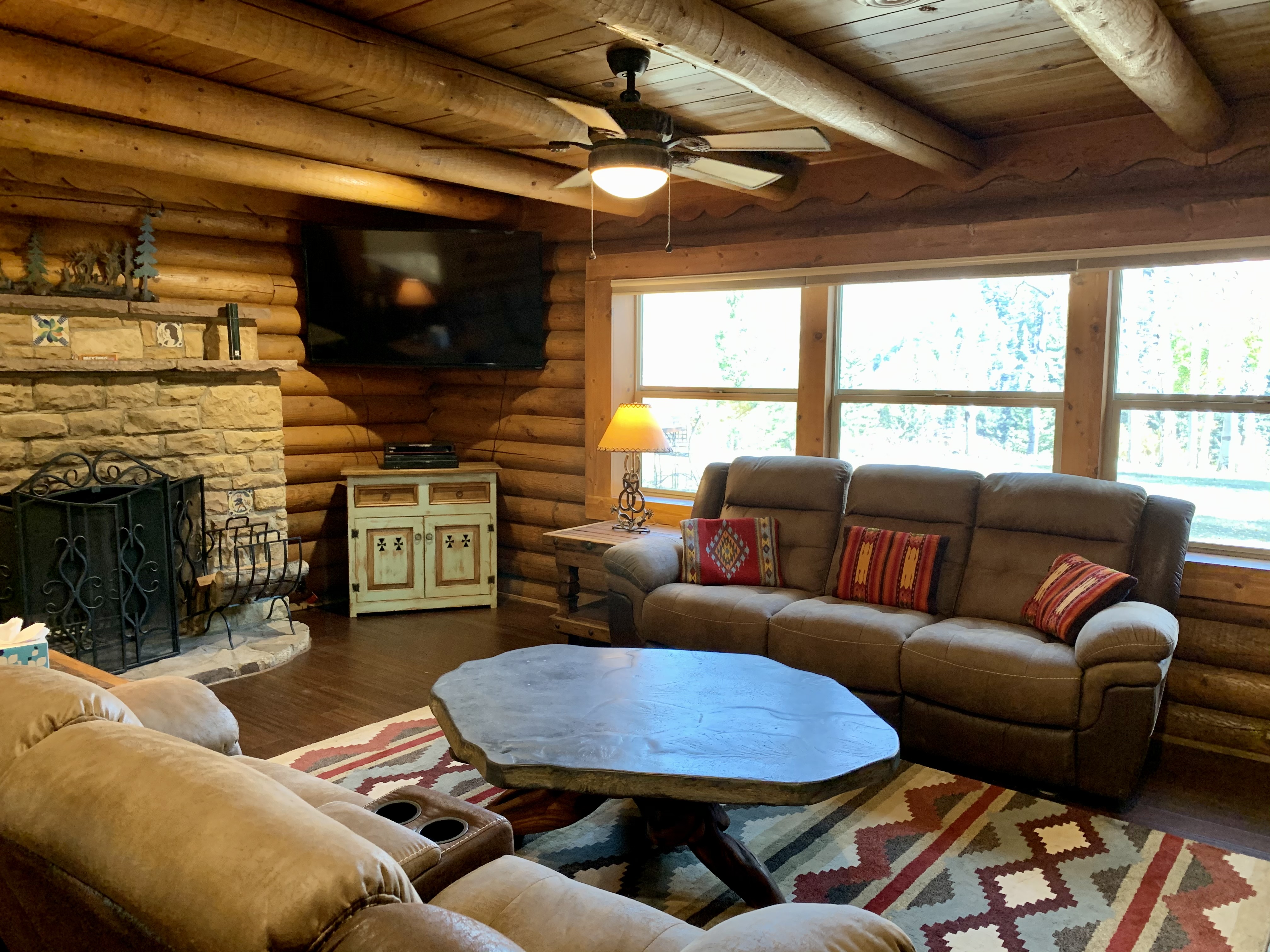 Rocky Top Vista Log Cabin with High Speed Wifi