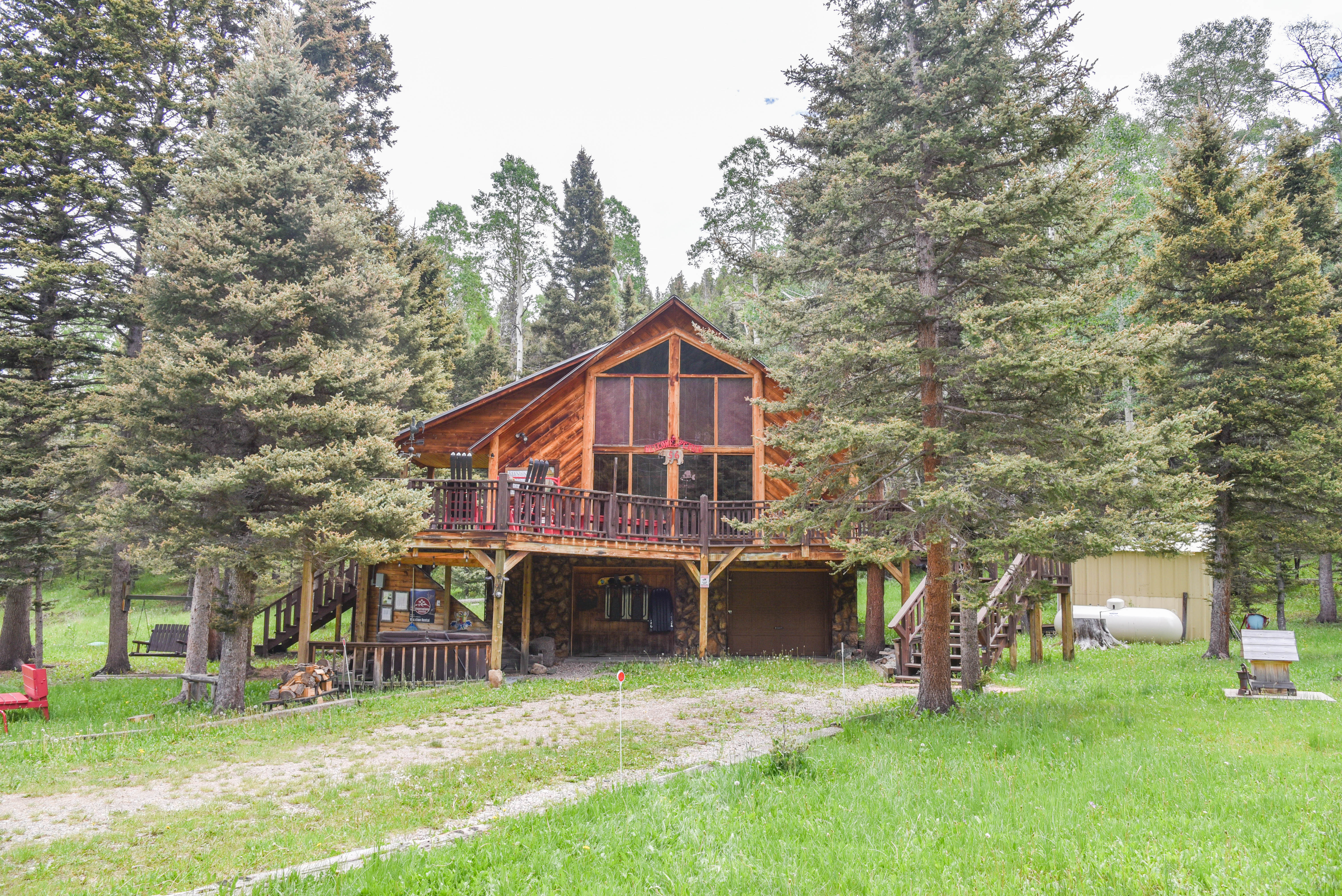 Standing Bear Lodge with High Speed Wifi