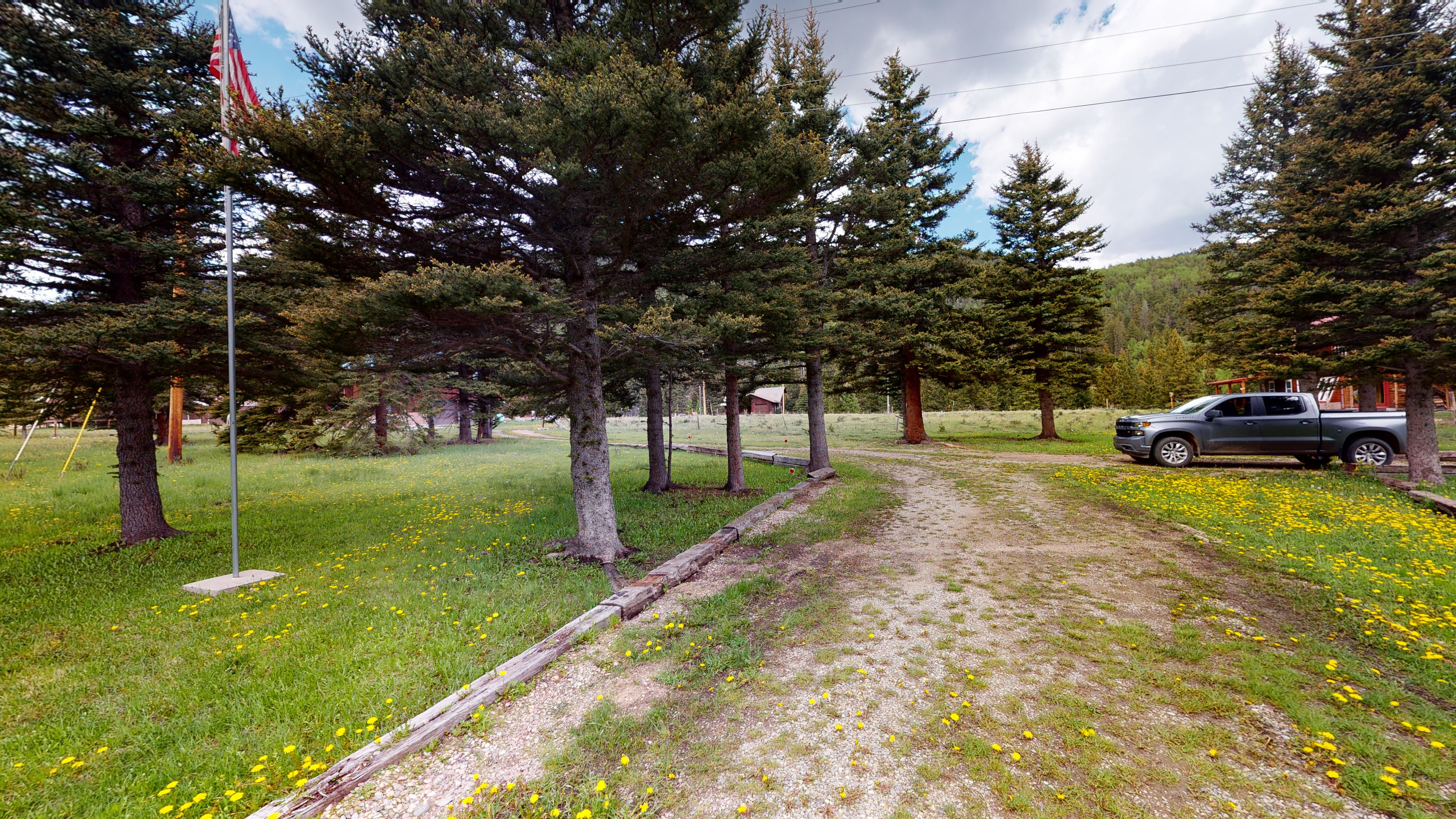 Standing Bear Lodge with High Speed Wifi