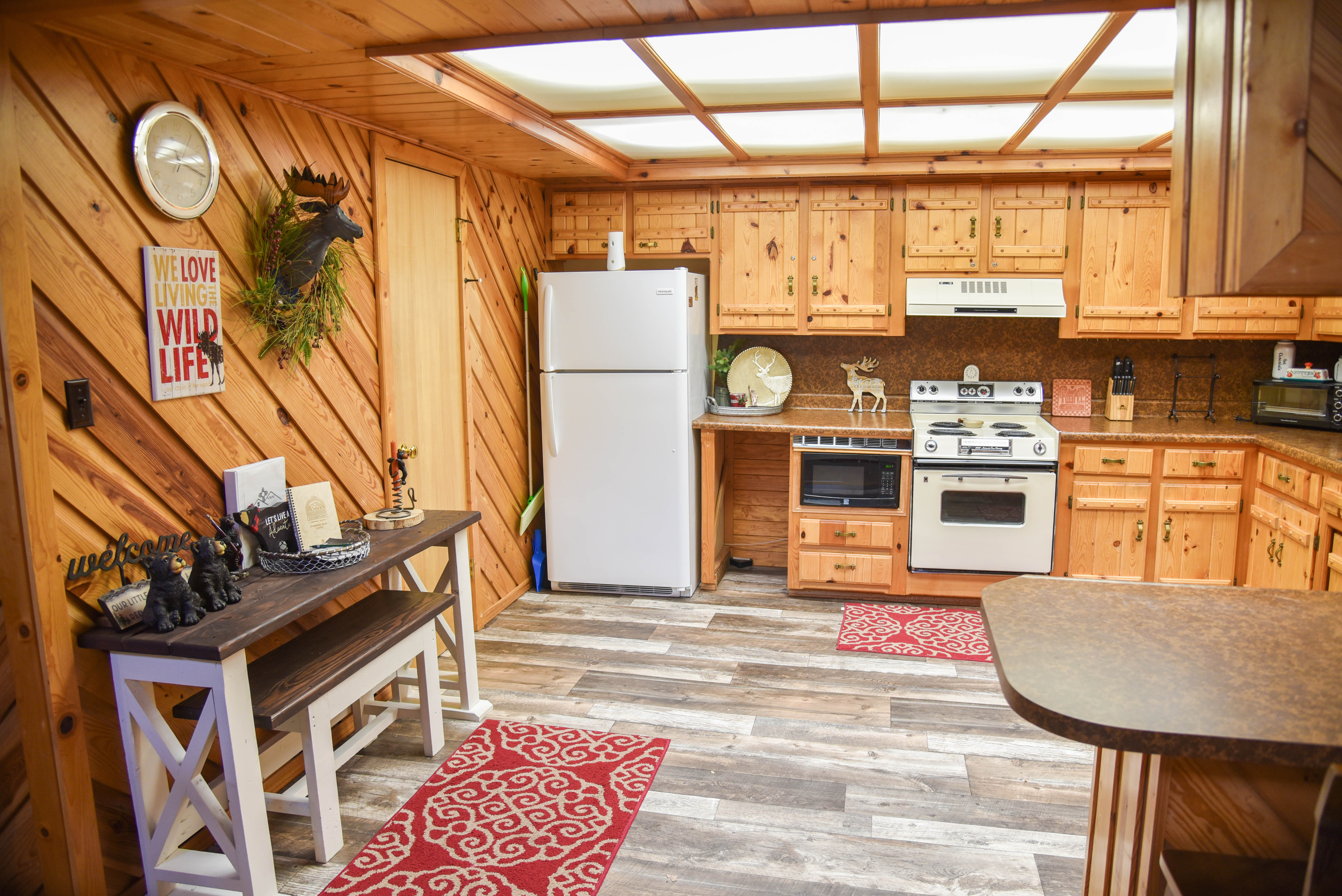 Standing Bear Lodge with High Speed Wifi