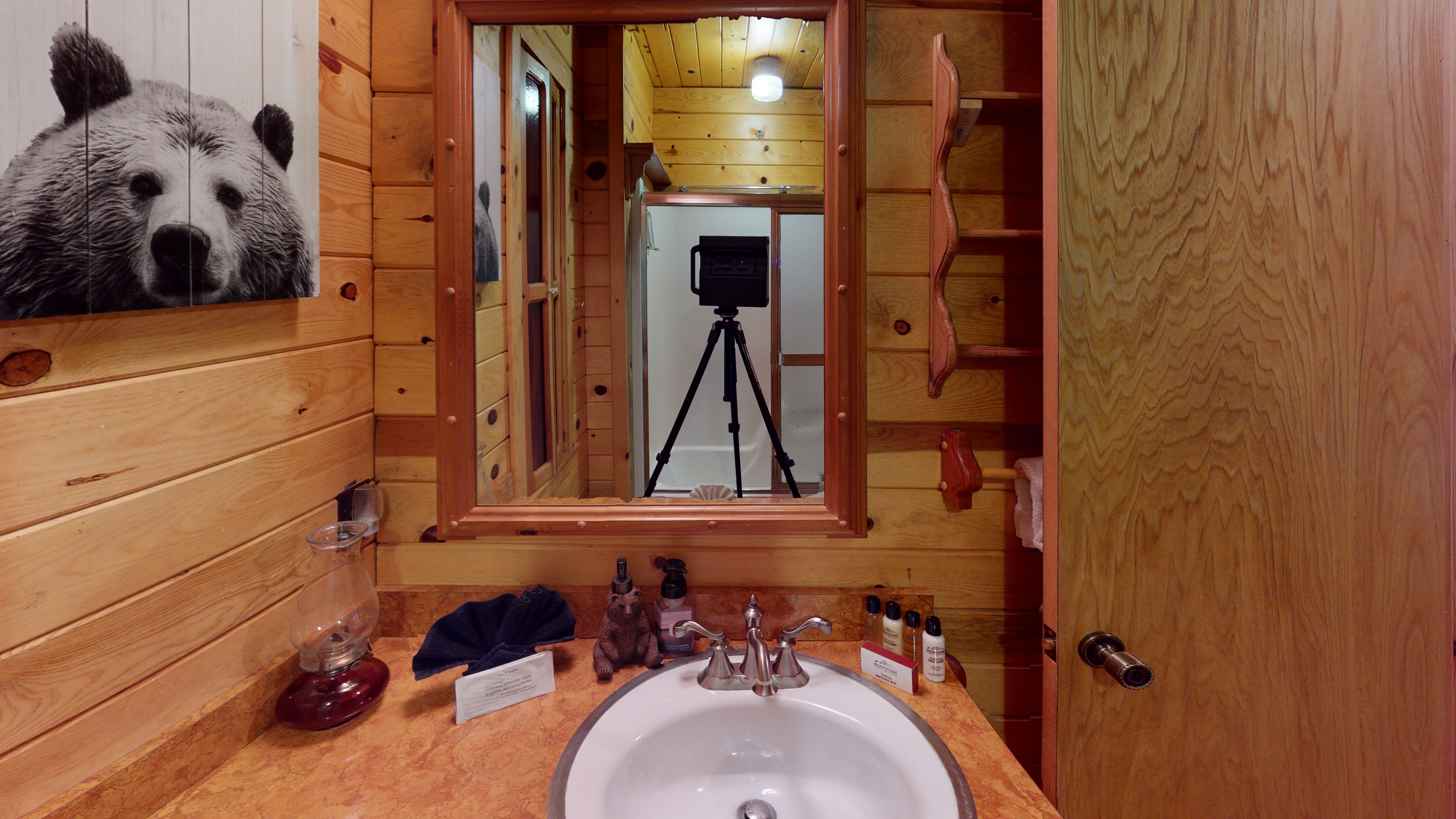 Standing Bear Lodge with High Speed Wifi
