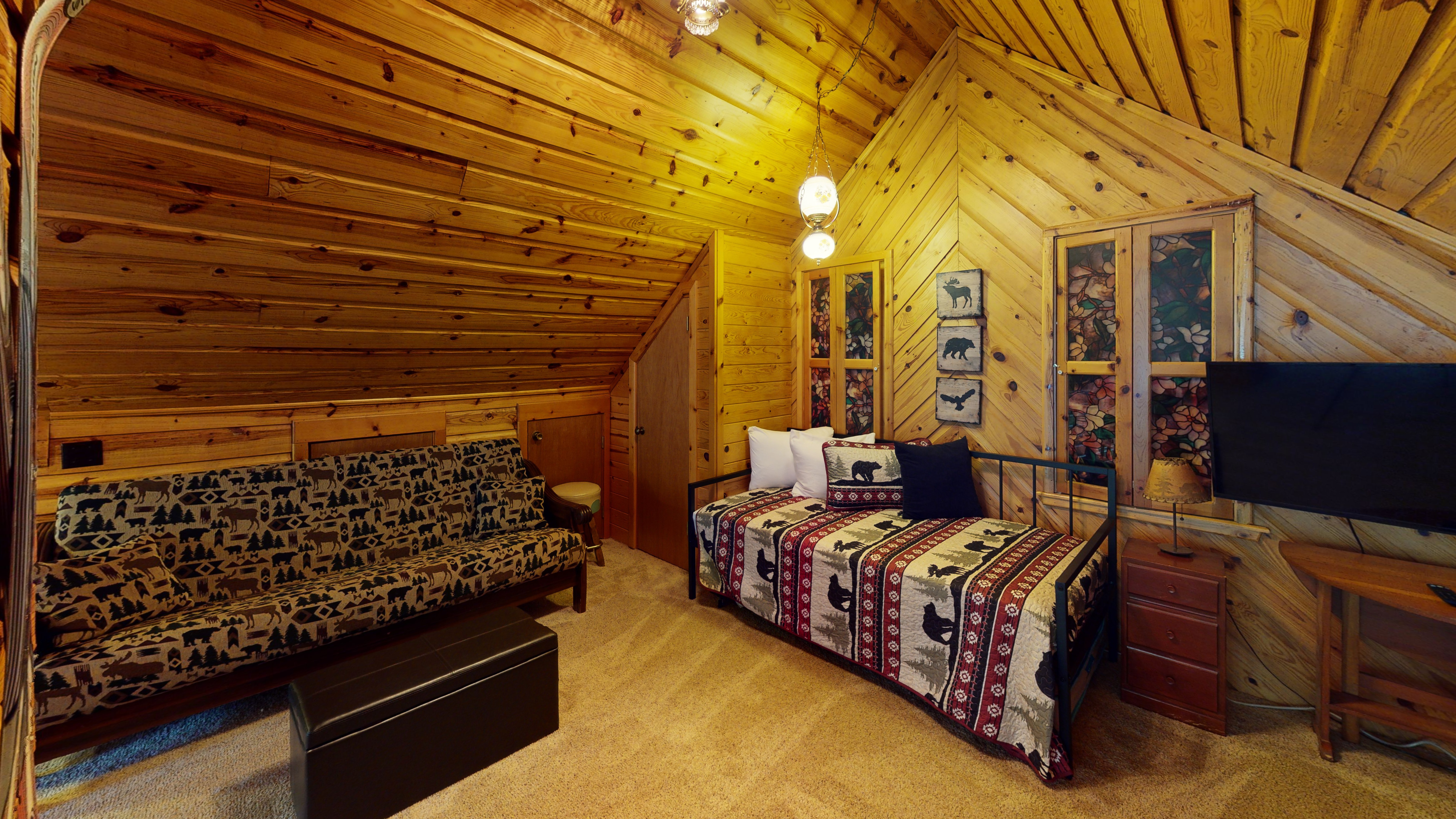 Standing Bear Lodge with High Speed Wifi