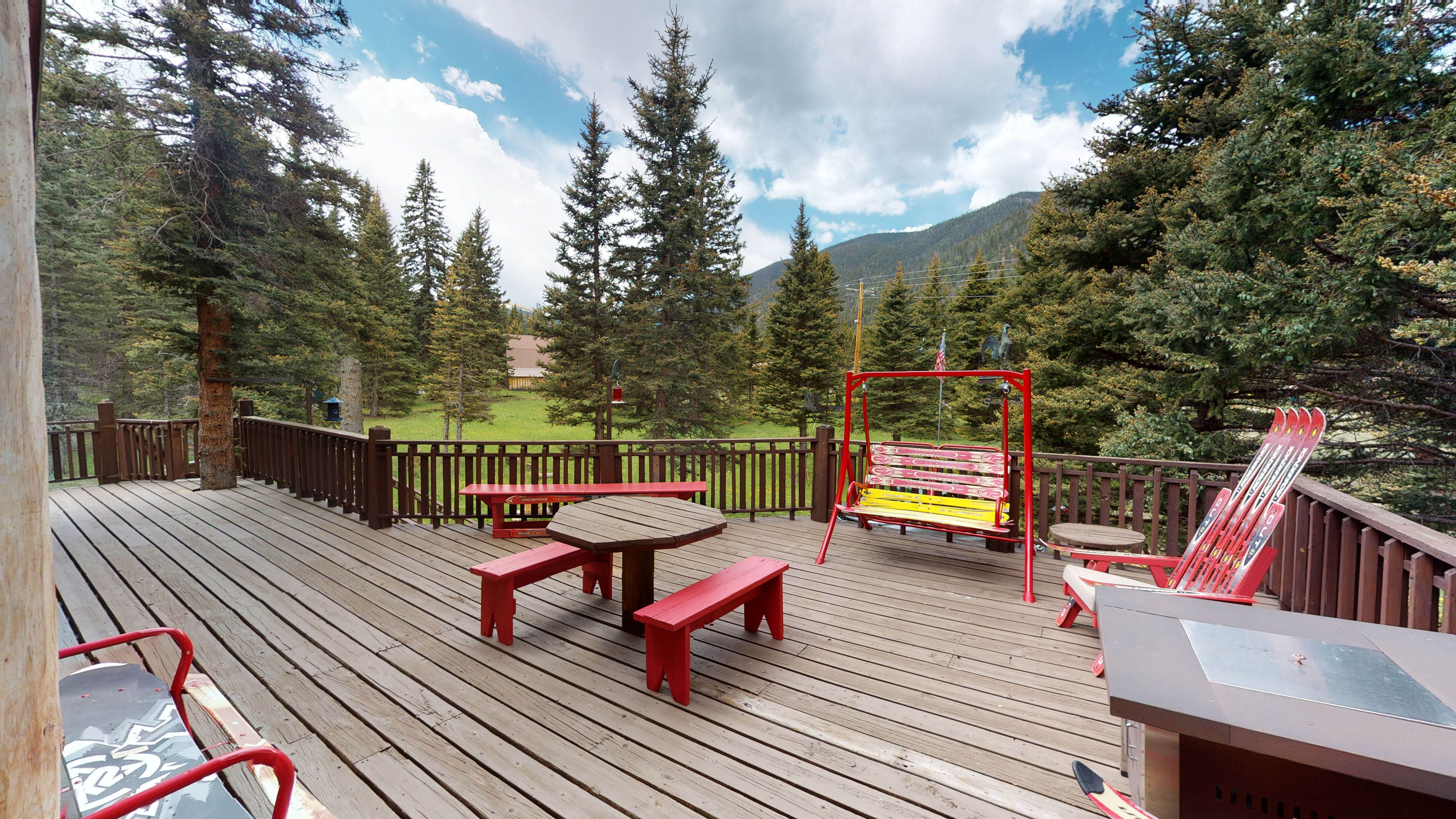 Standing Bear Lodge with High Speed Wifi