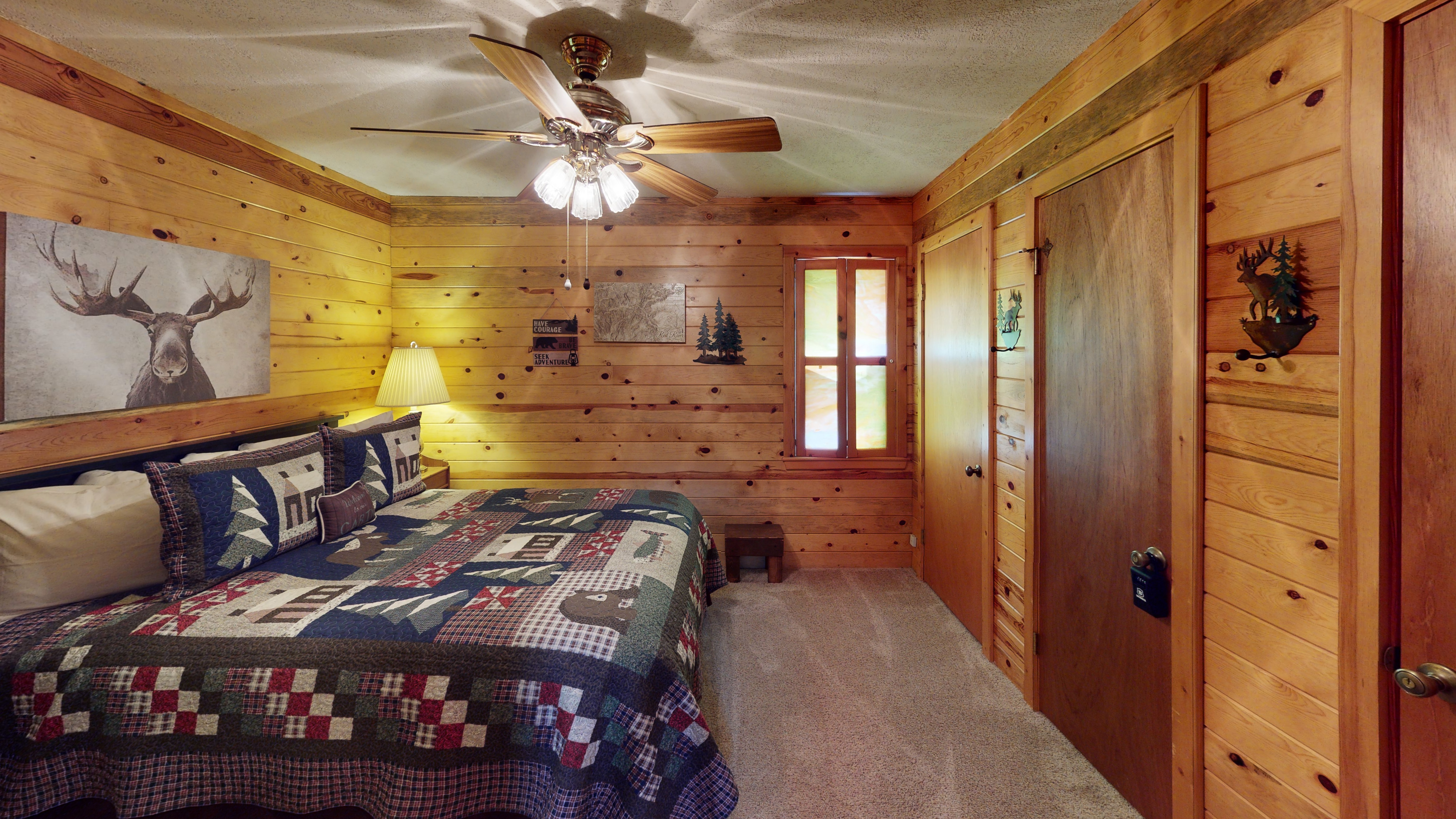 Standing Bear Lodge with High Speed Wifi