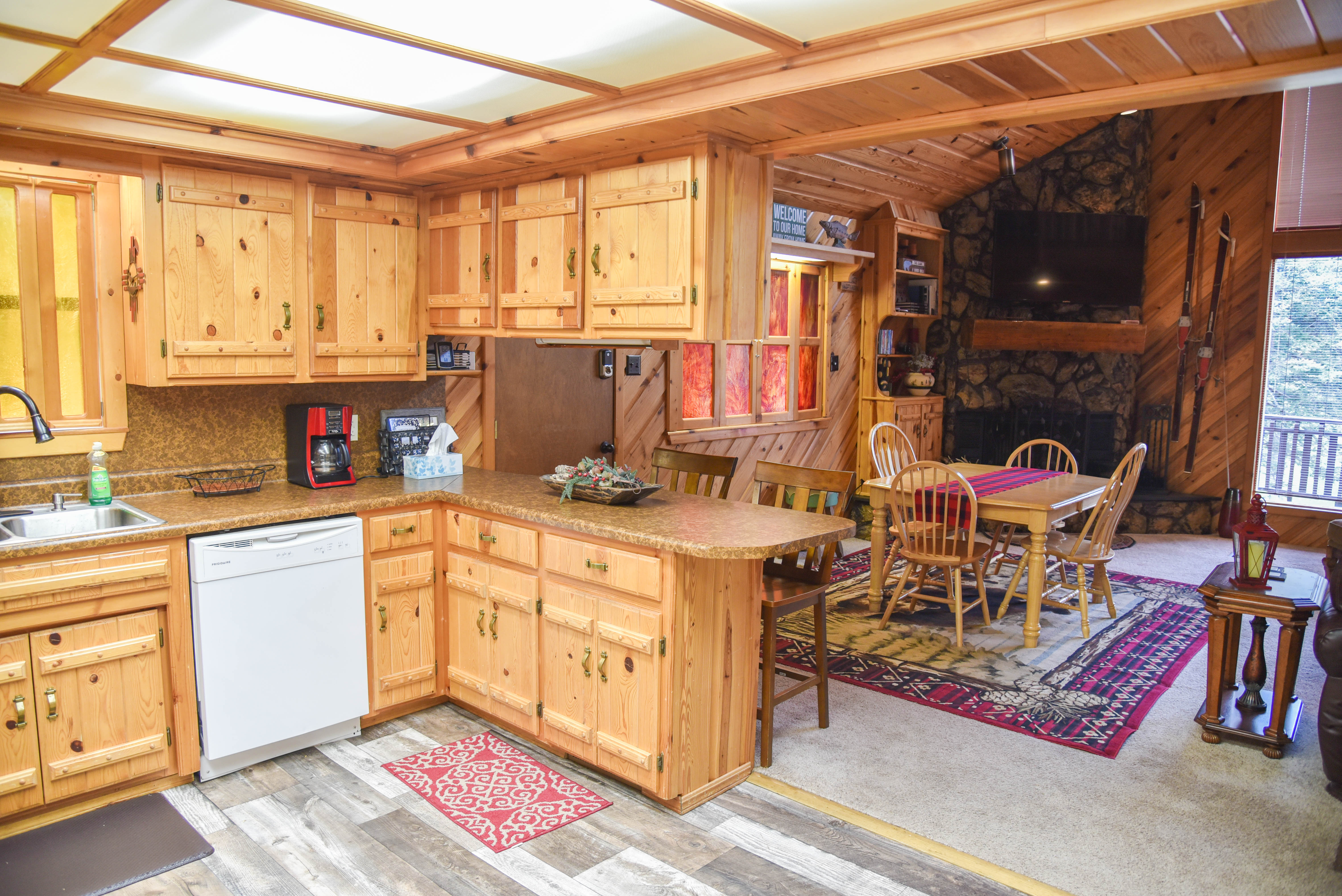Standing Bear Lodge with High Speed Wifi