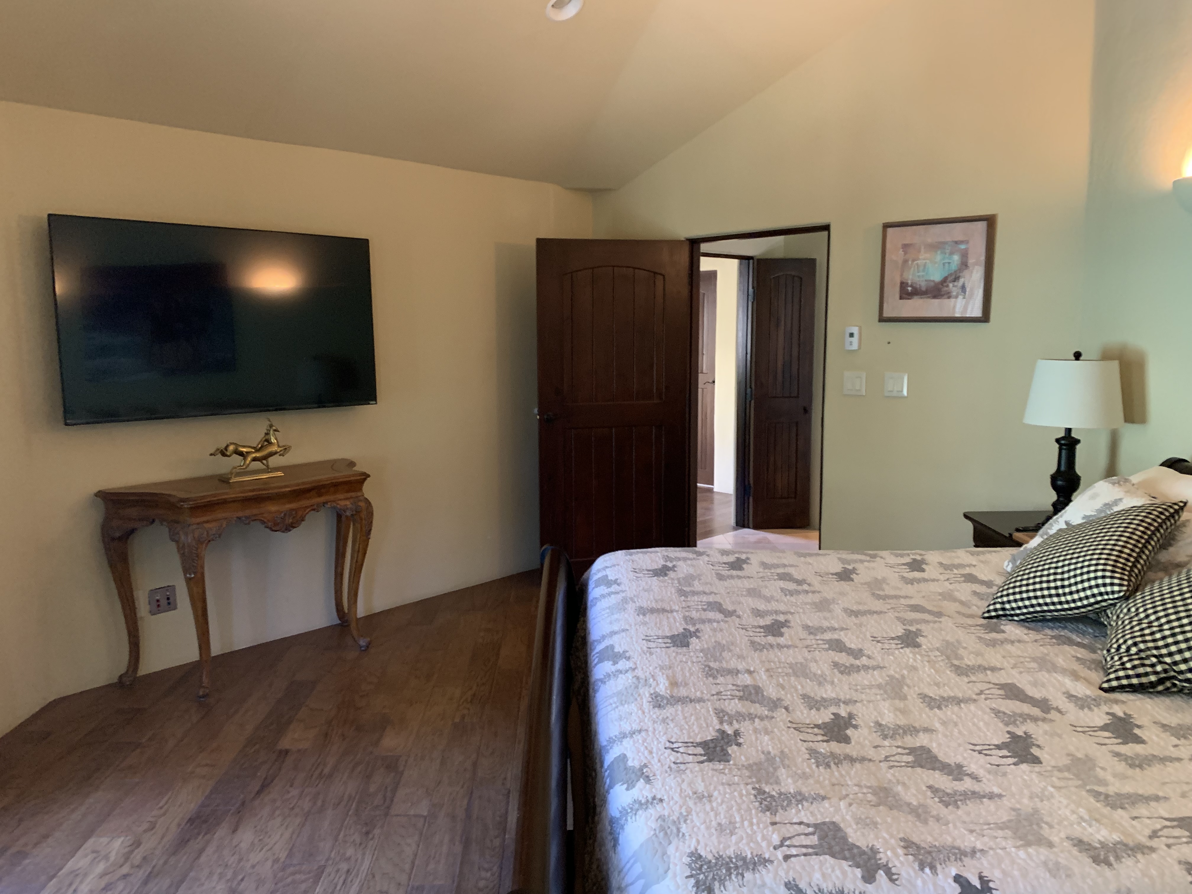 Brown Bear Lodge with High Speed Wifi in the Upper Valley
