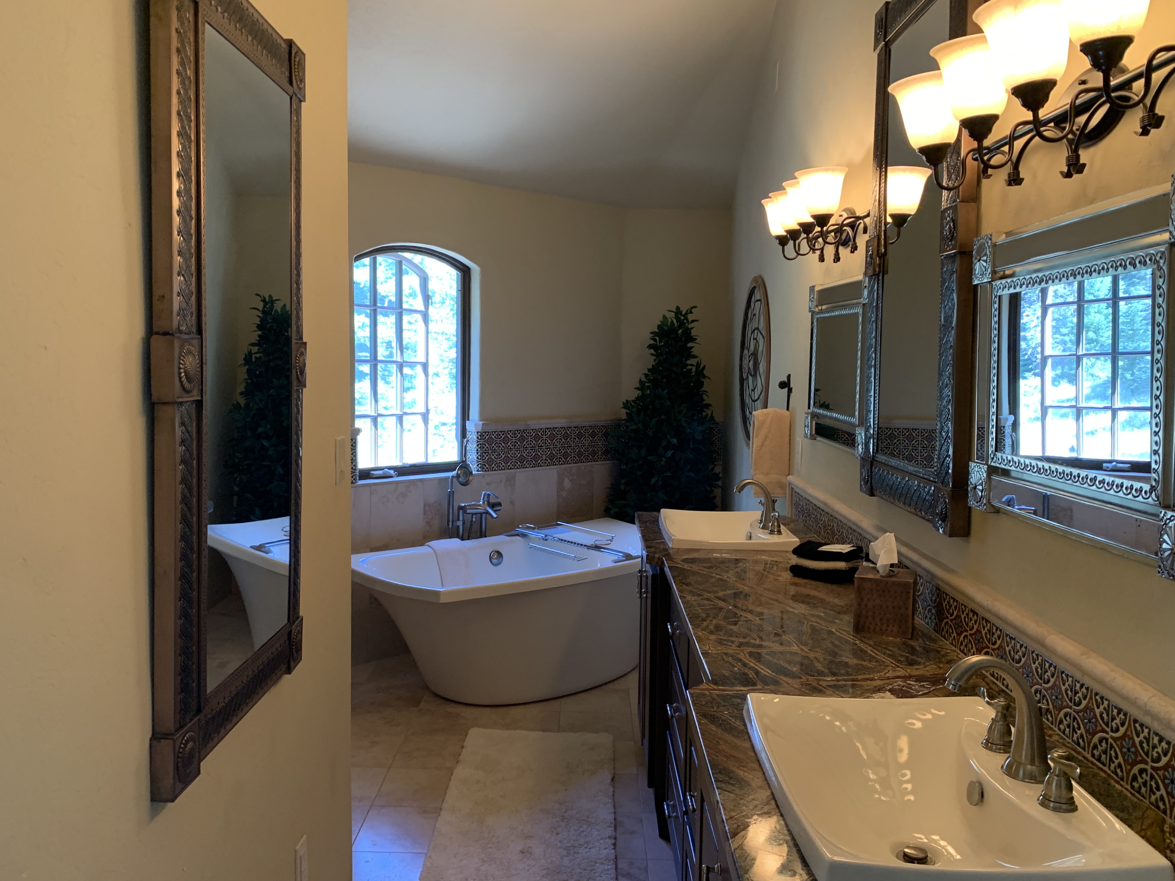 Brown Bear Lodge with High Speed Wifi in the Upper Valley