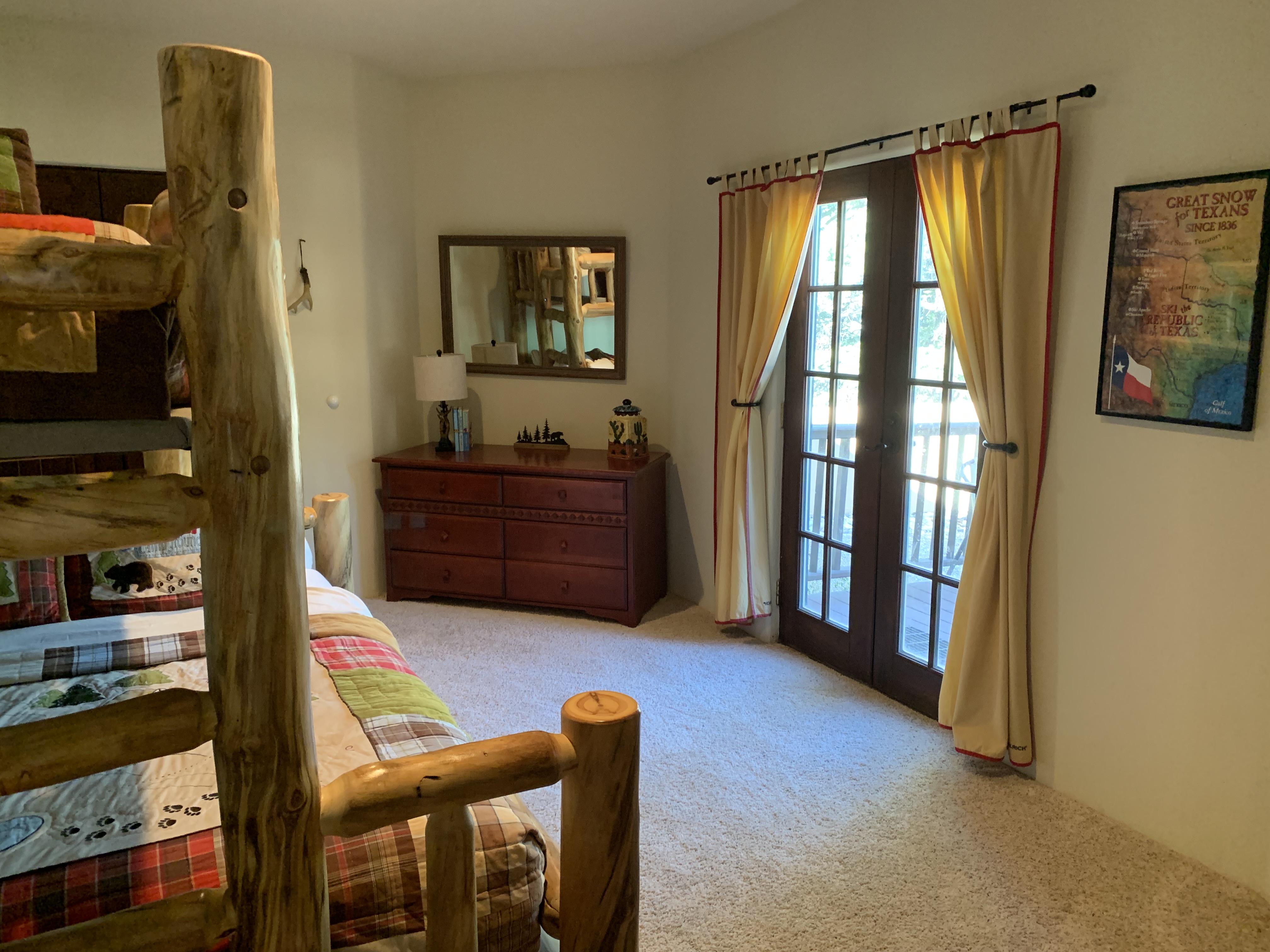 Brown Bear Lodge with High Speed Wifi in the Upper Valley
