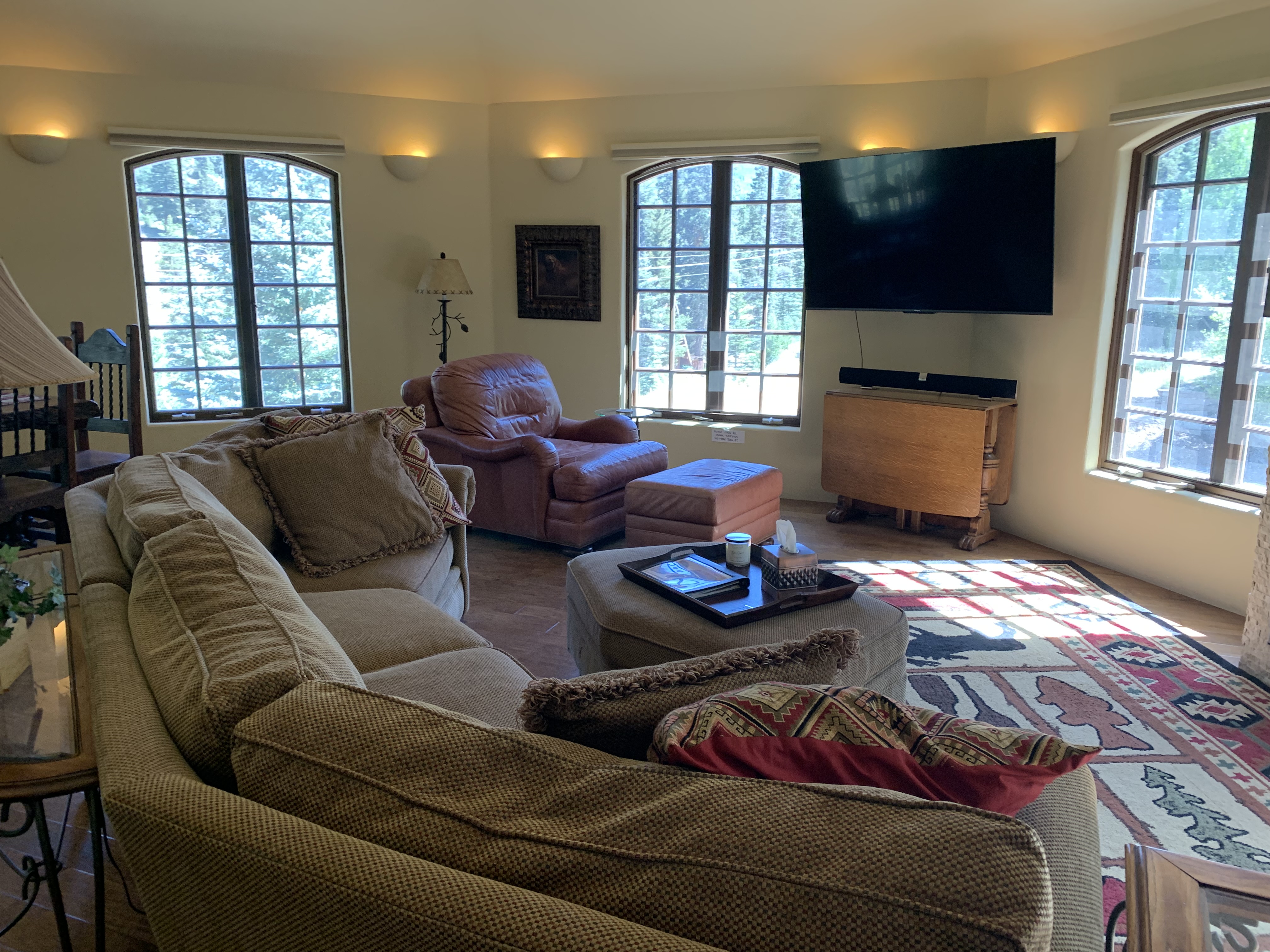 Brown Bear Lodge with High Speed Wifi in the Upper Valley