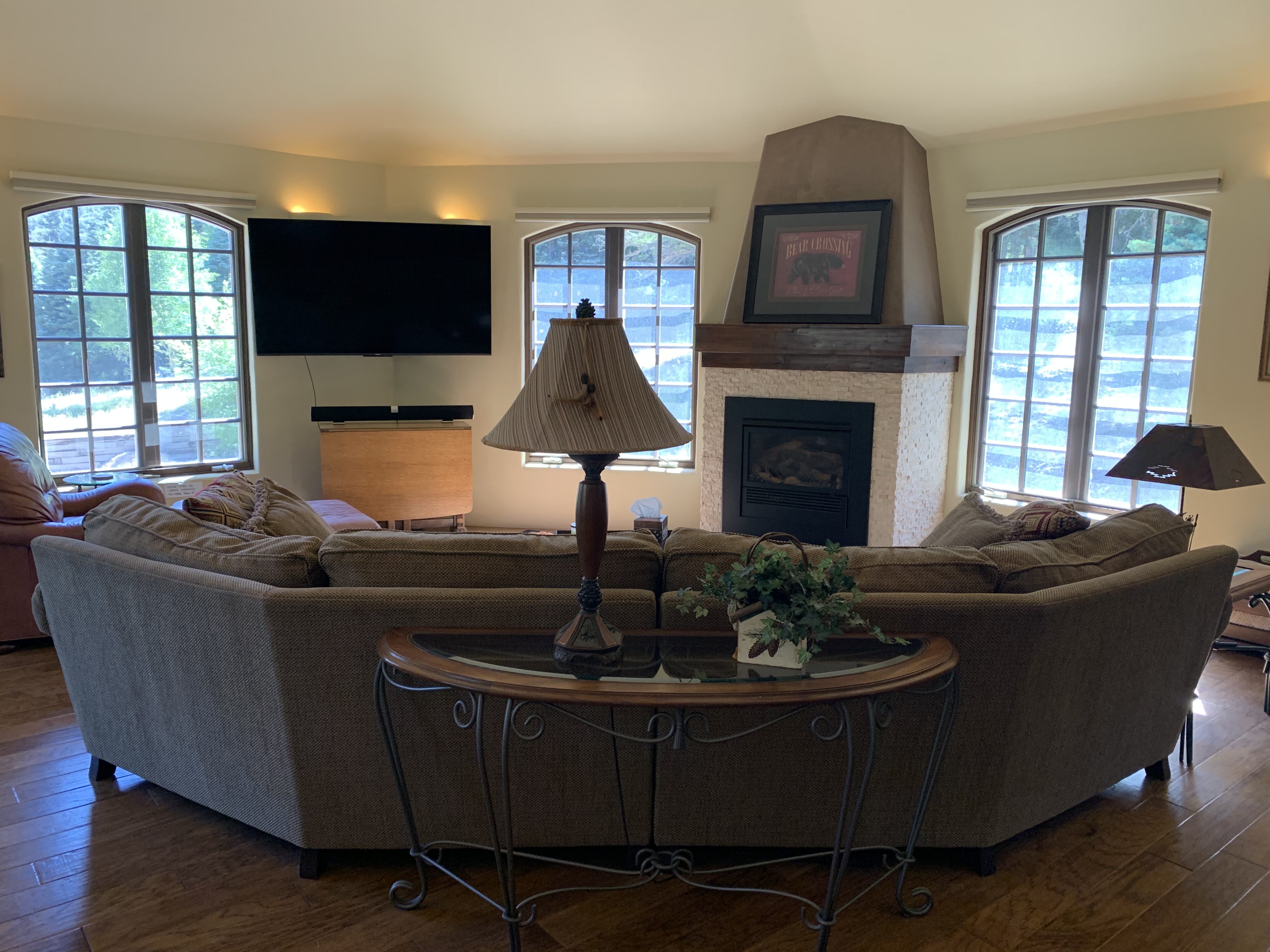 Brown Bear Lodge with High Speed Wifi in the Upper Valley
