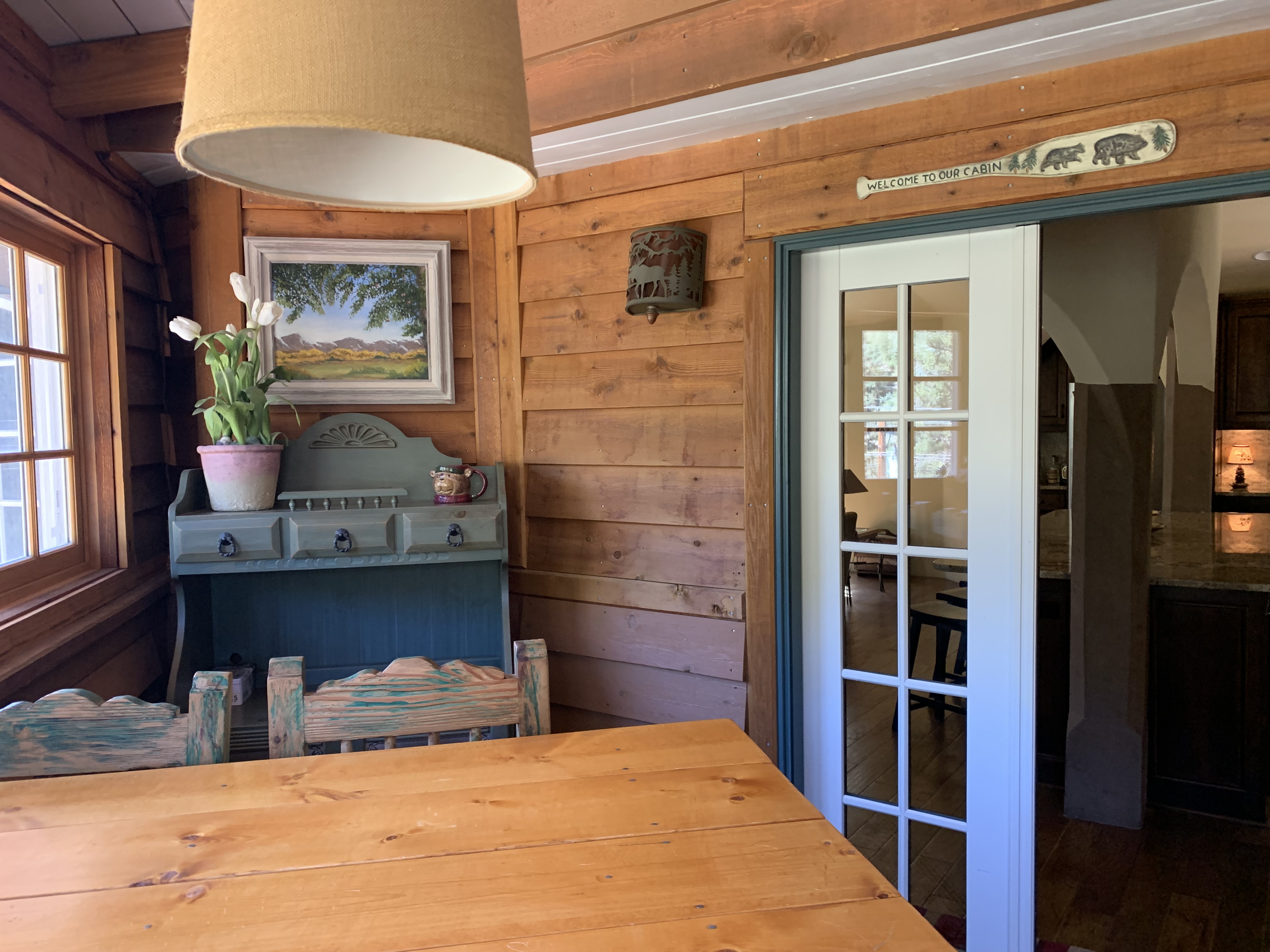 Brown Bear Lodge with High Speed Wifi in the Upper Valley