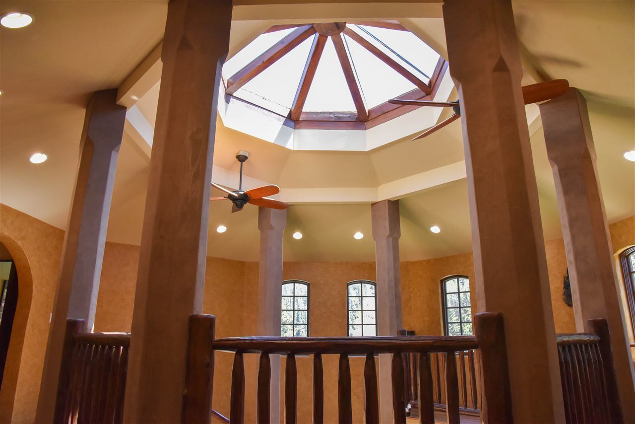 Brown Bear Lodge with High Speed Wifi in the Upper Valley