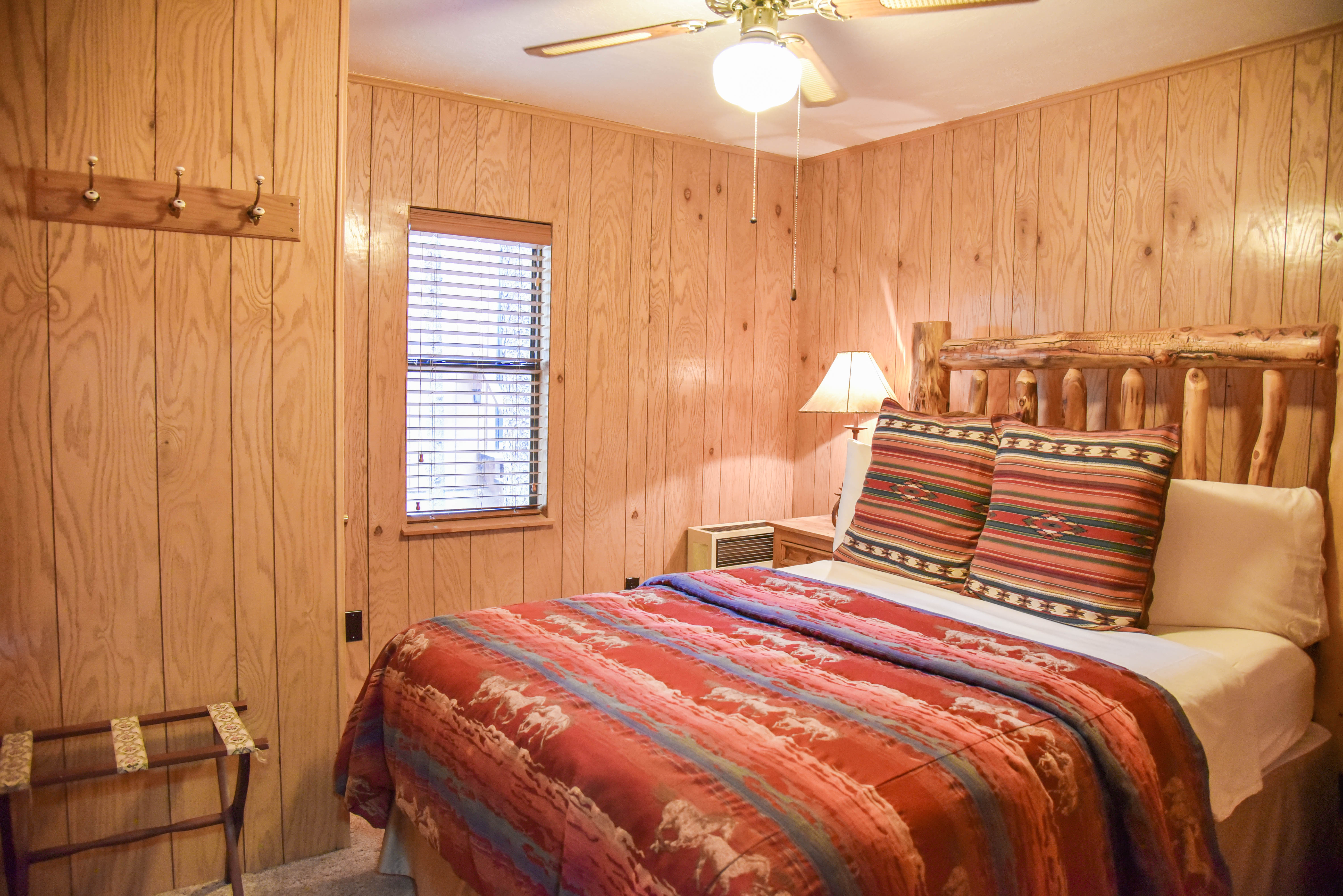 Lazy J Mountain Retreat in Red River NM