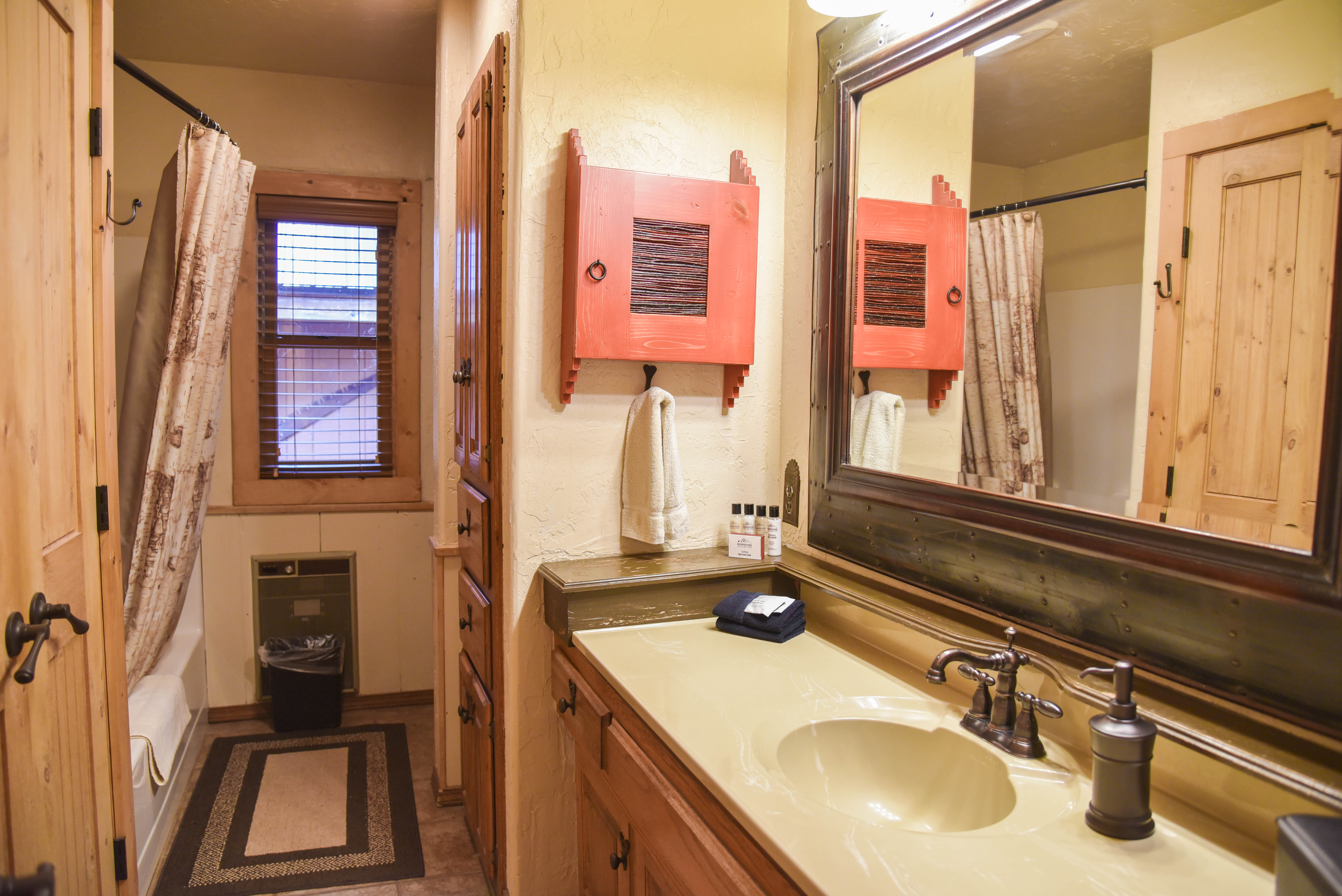 Lazy J Mountain Retreat in Red River NM