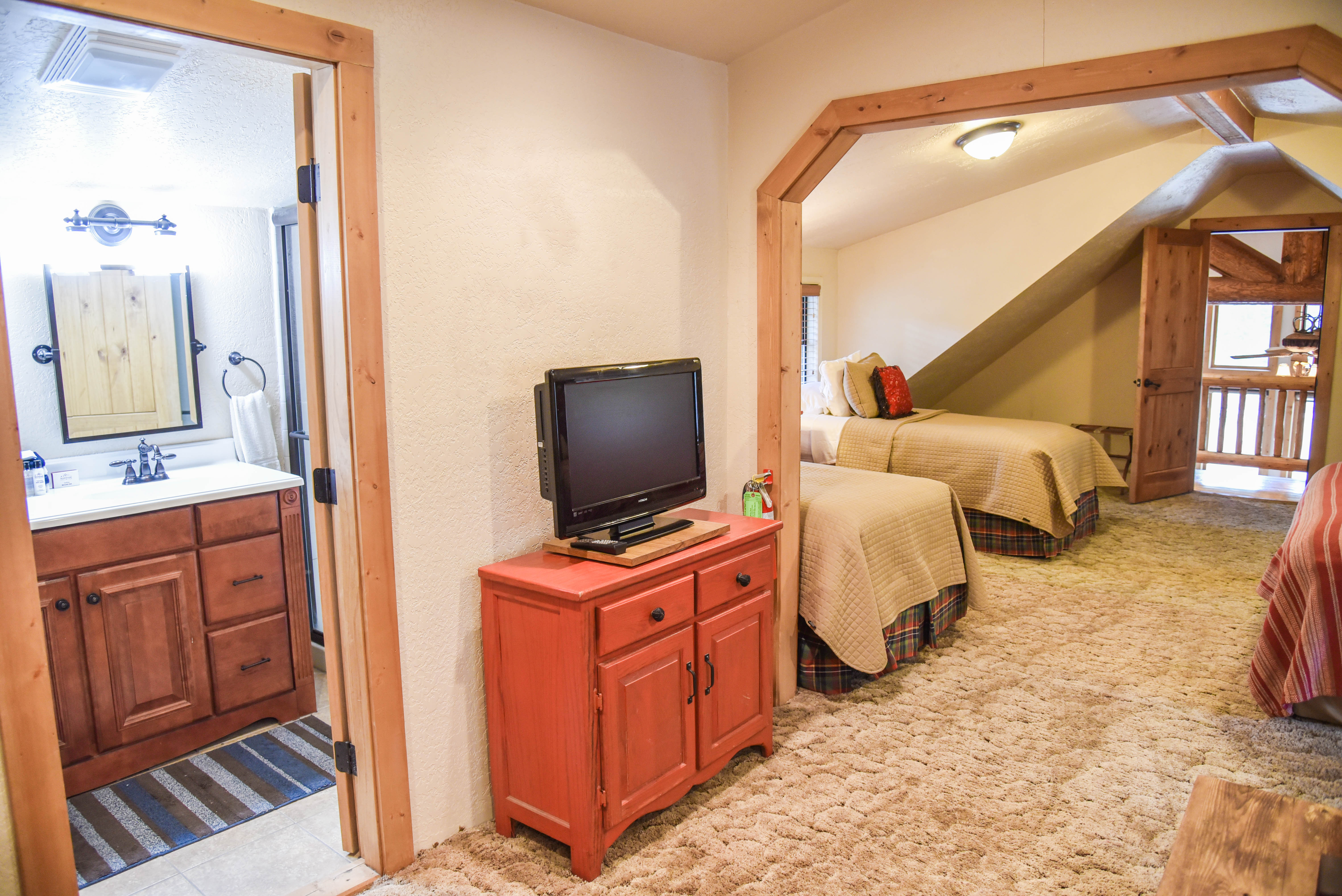Lazy J Mountain Retreat in Red River NM