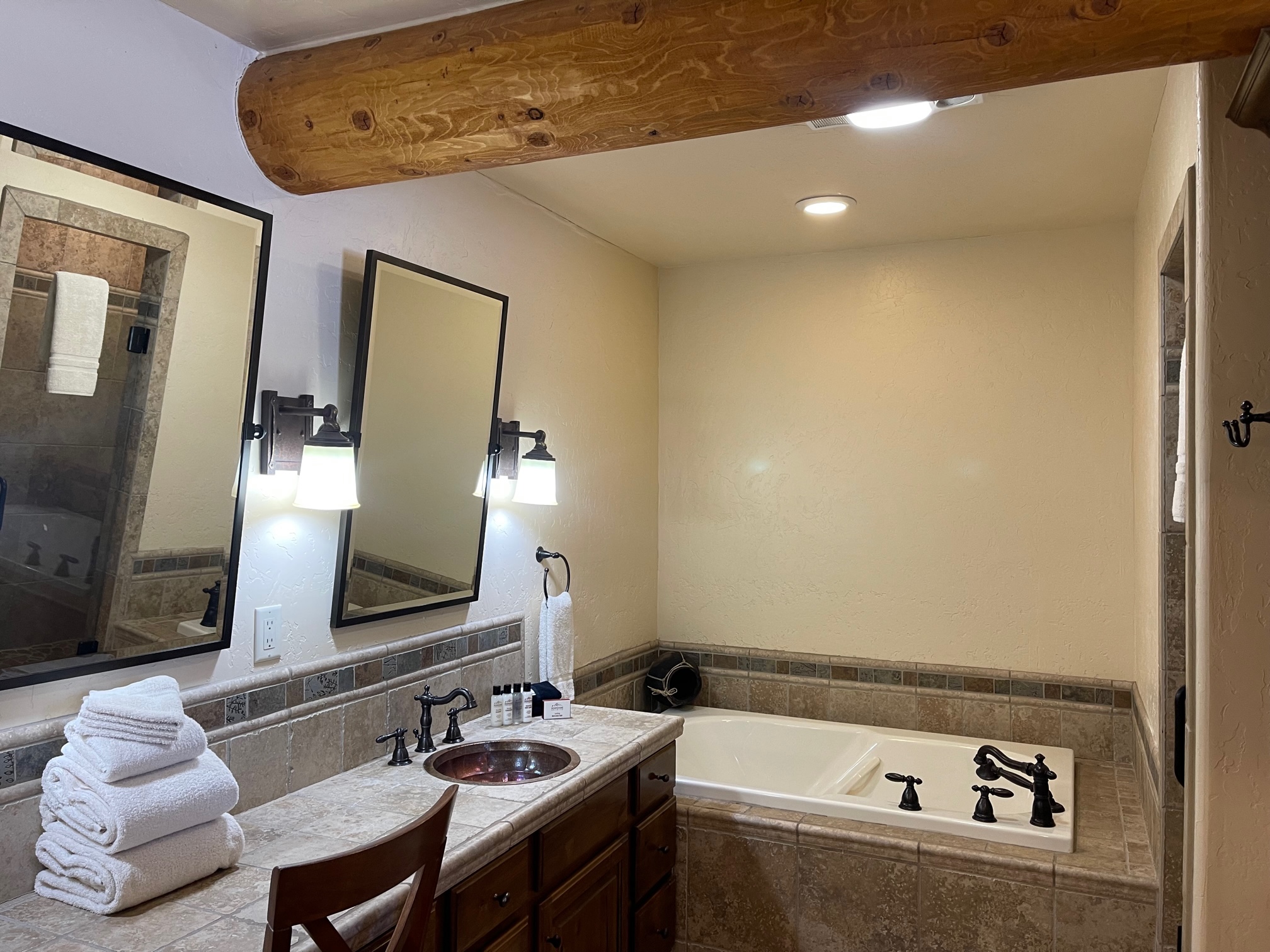Lazy J Mountain Retreat in Red River NM
