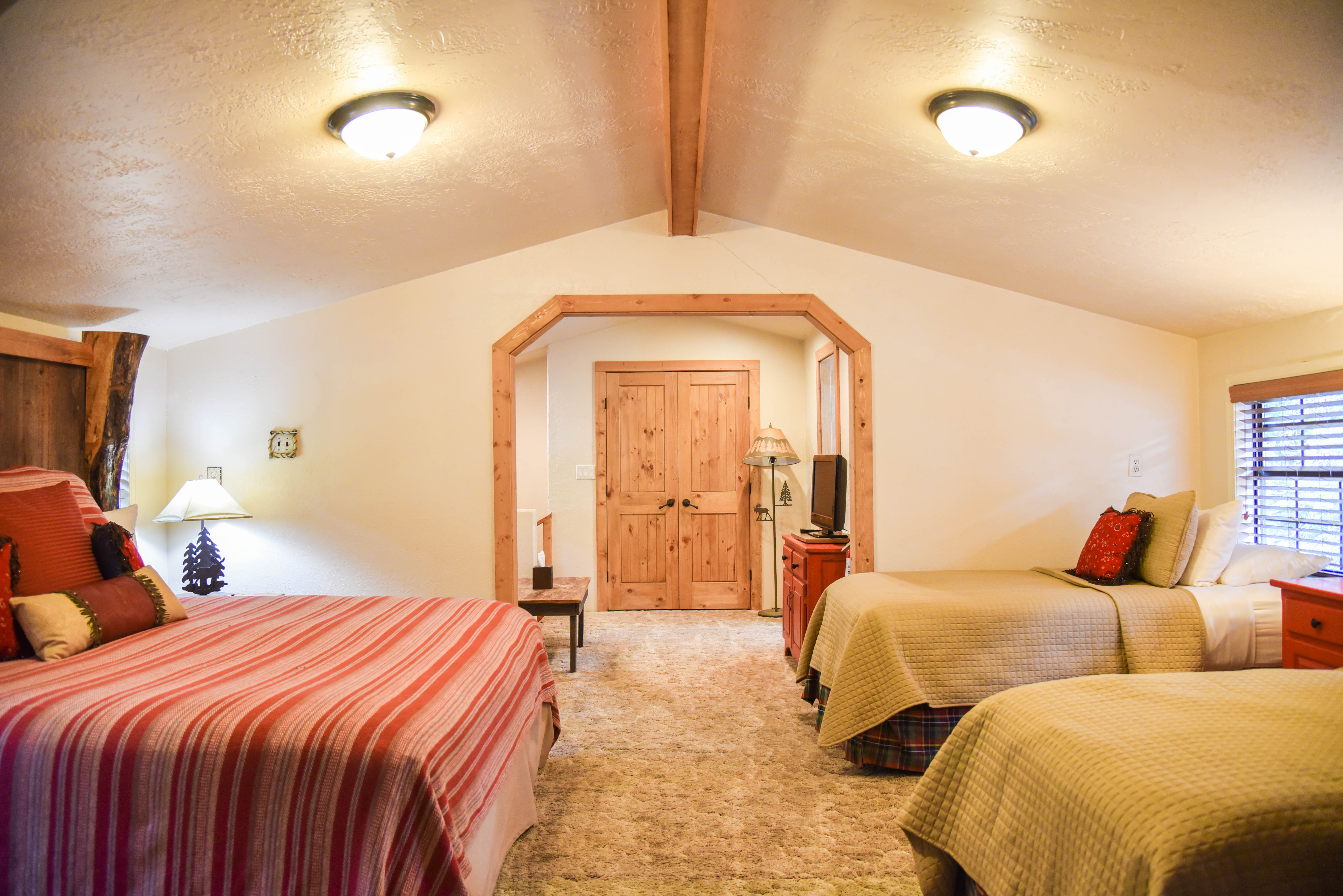 Lazy J Mountain Retreat in Red River NM