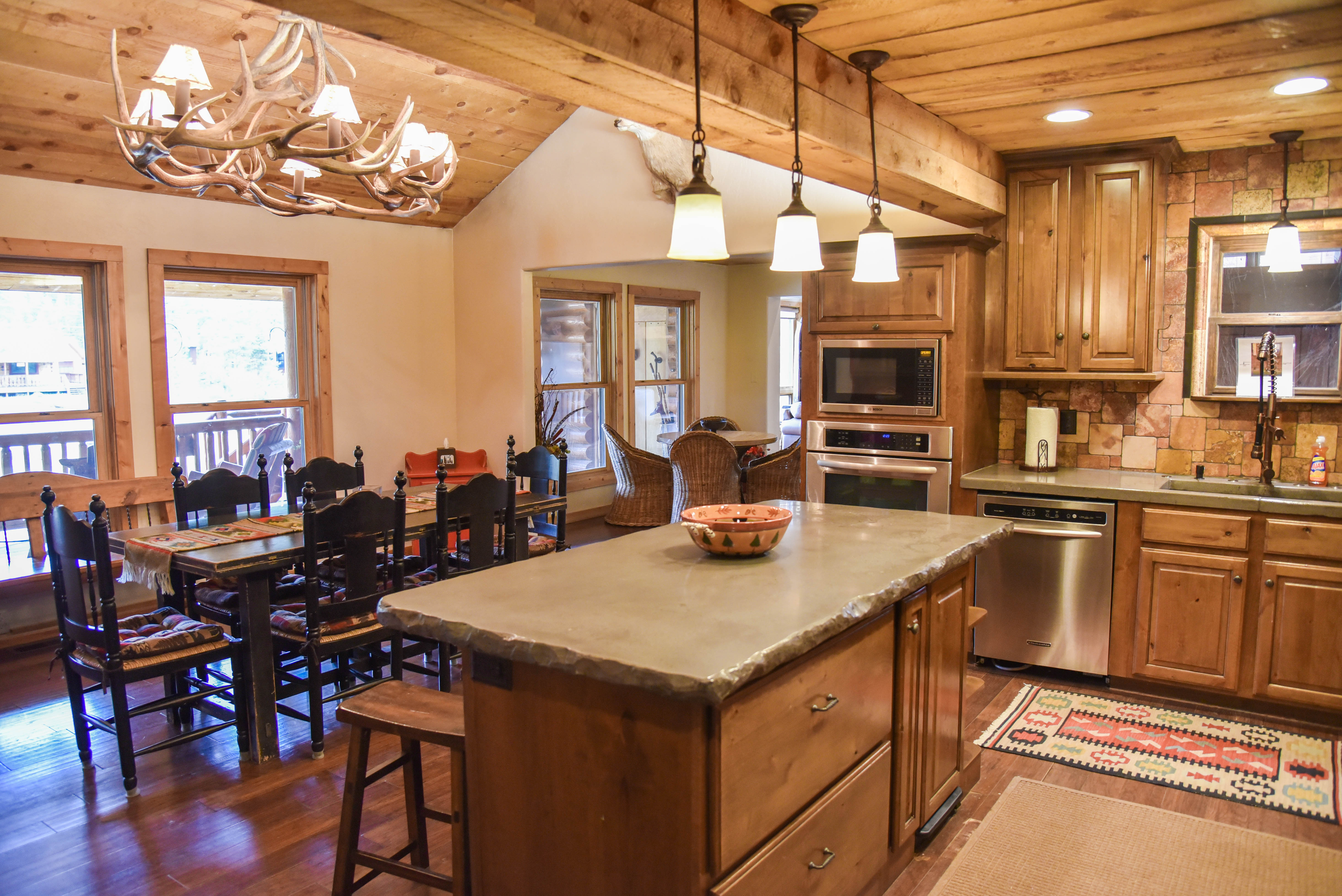 Lazy J Mountain Retreat in Red River NM