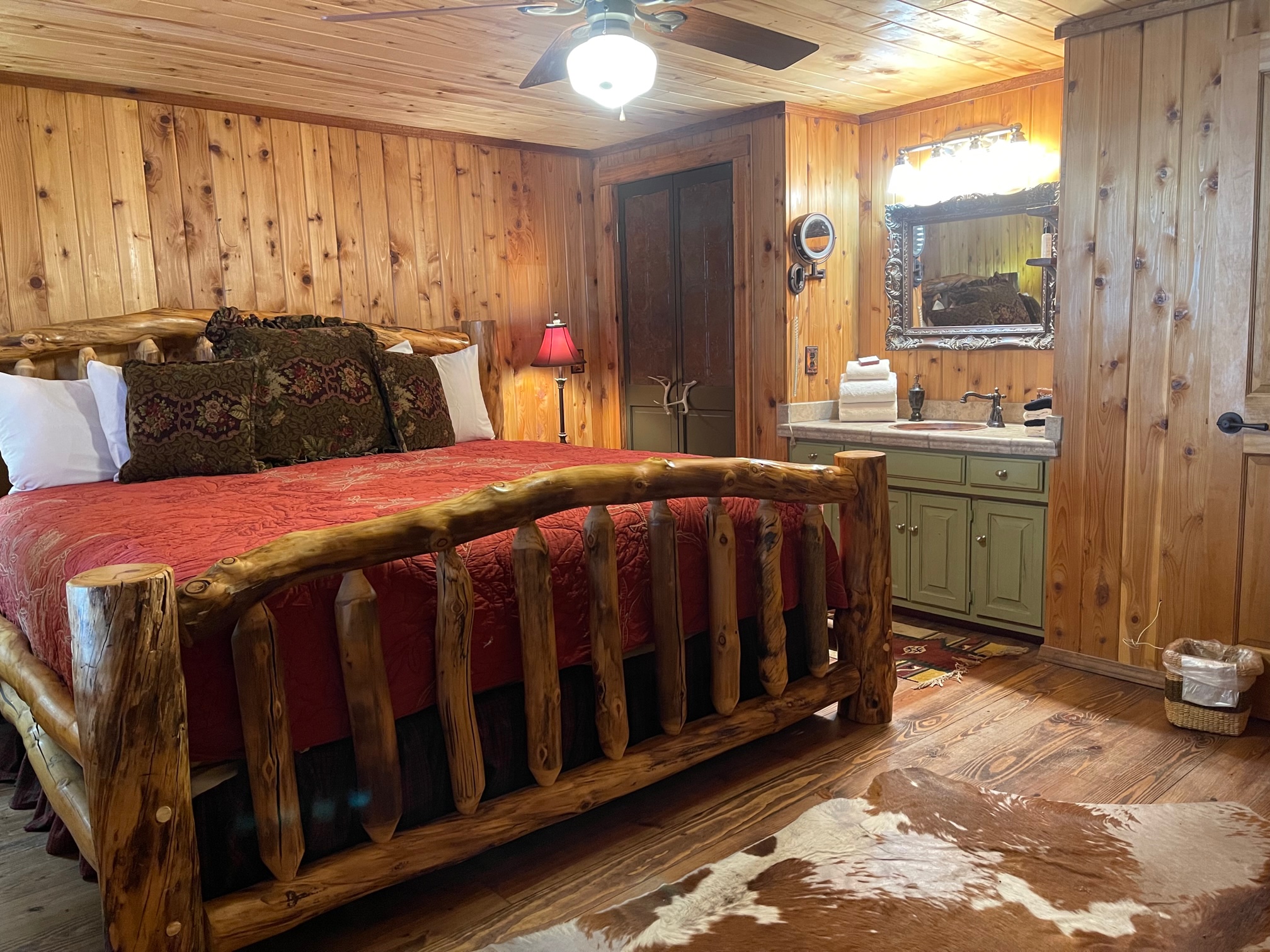 Lazy J Mountain Retreat in Red River NM