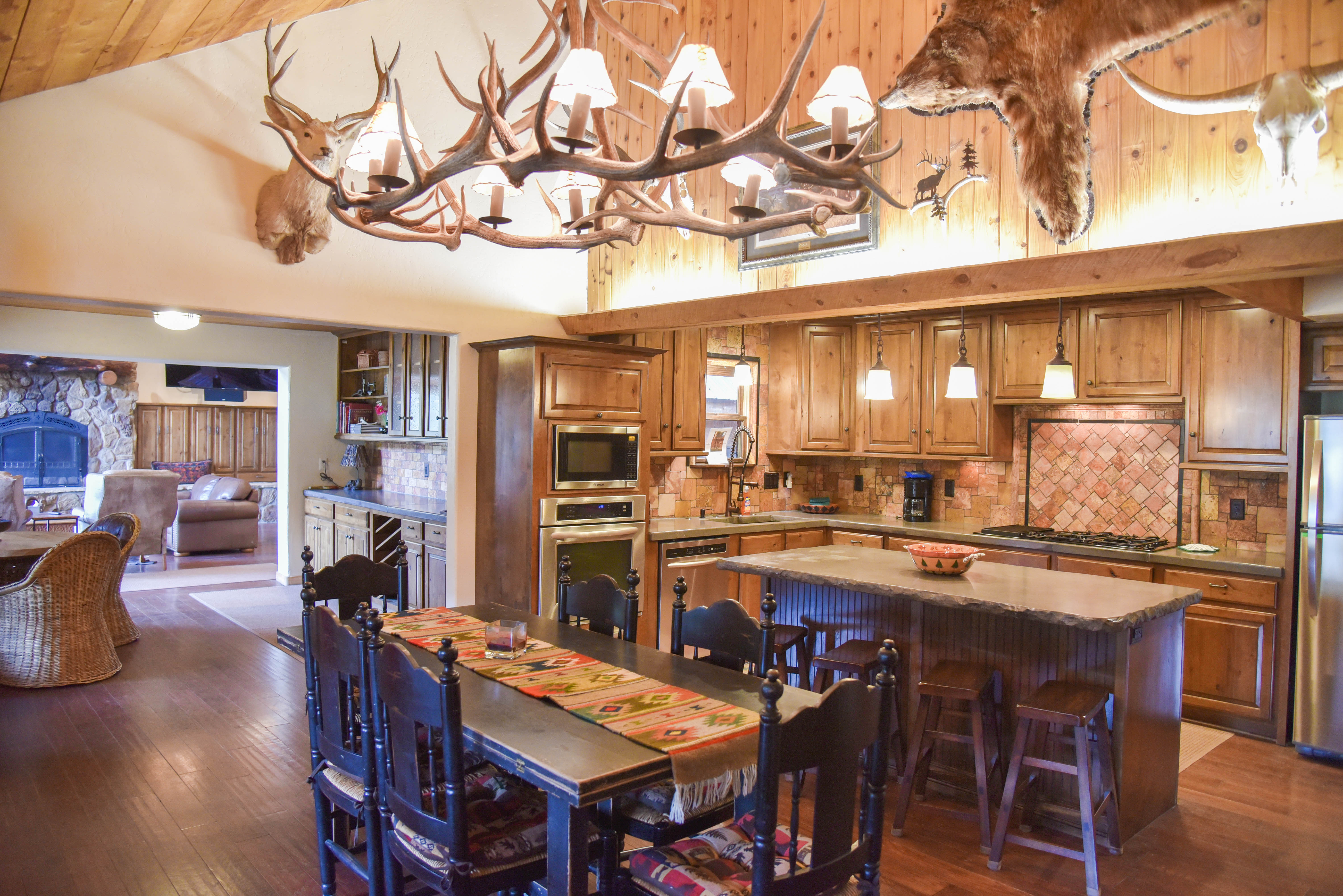 Lazy J Mountain Retreat in Red River NM