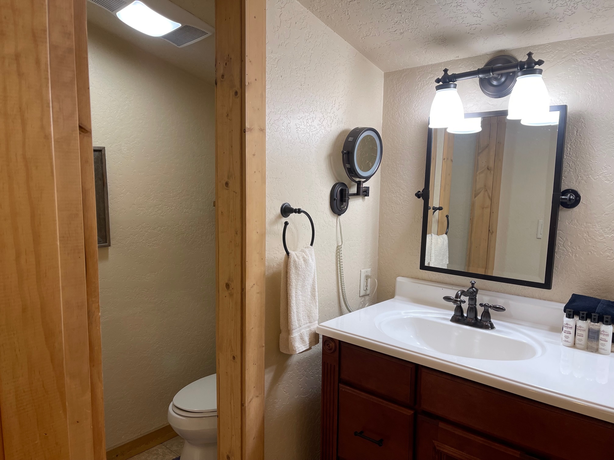 Lazy J Mountain Retreat in Red River NM