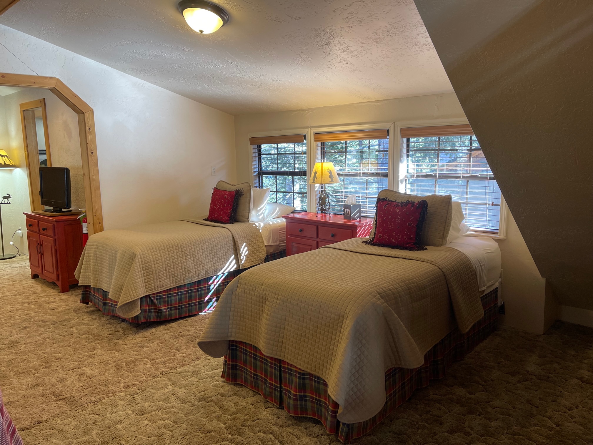 Lazy J Mountain Retreat in Red River NM