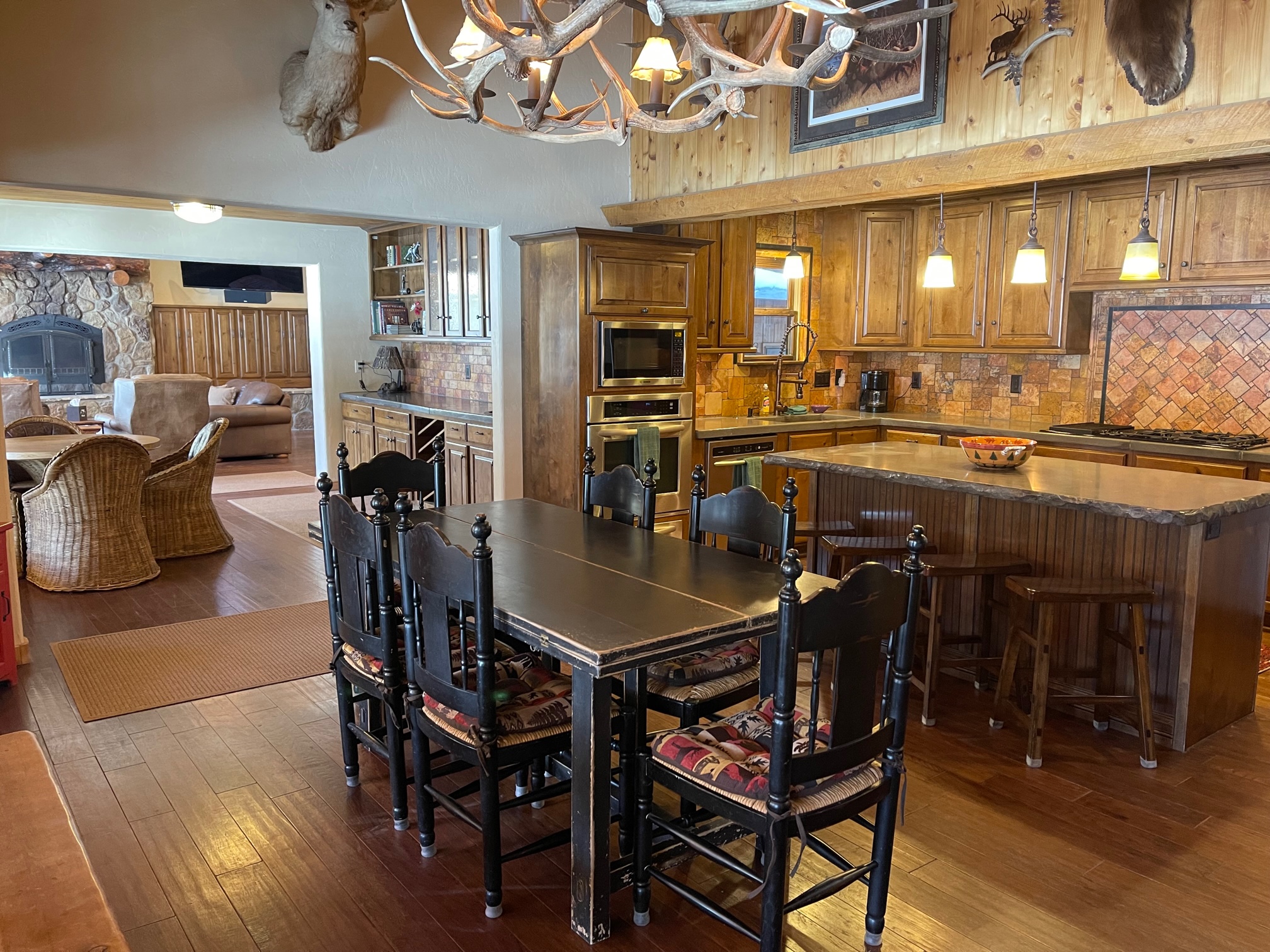 Lazy J Mountain Retreat in Red River NM