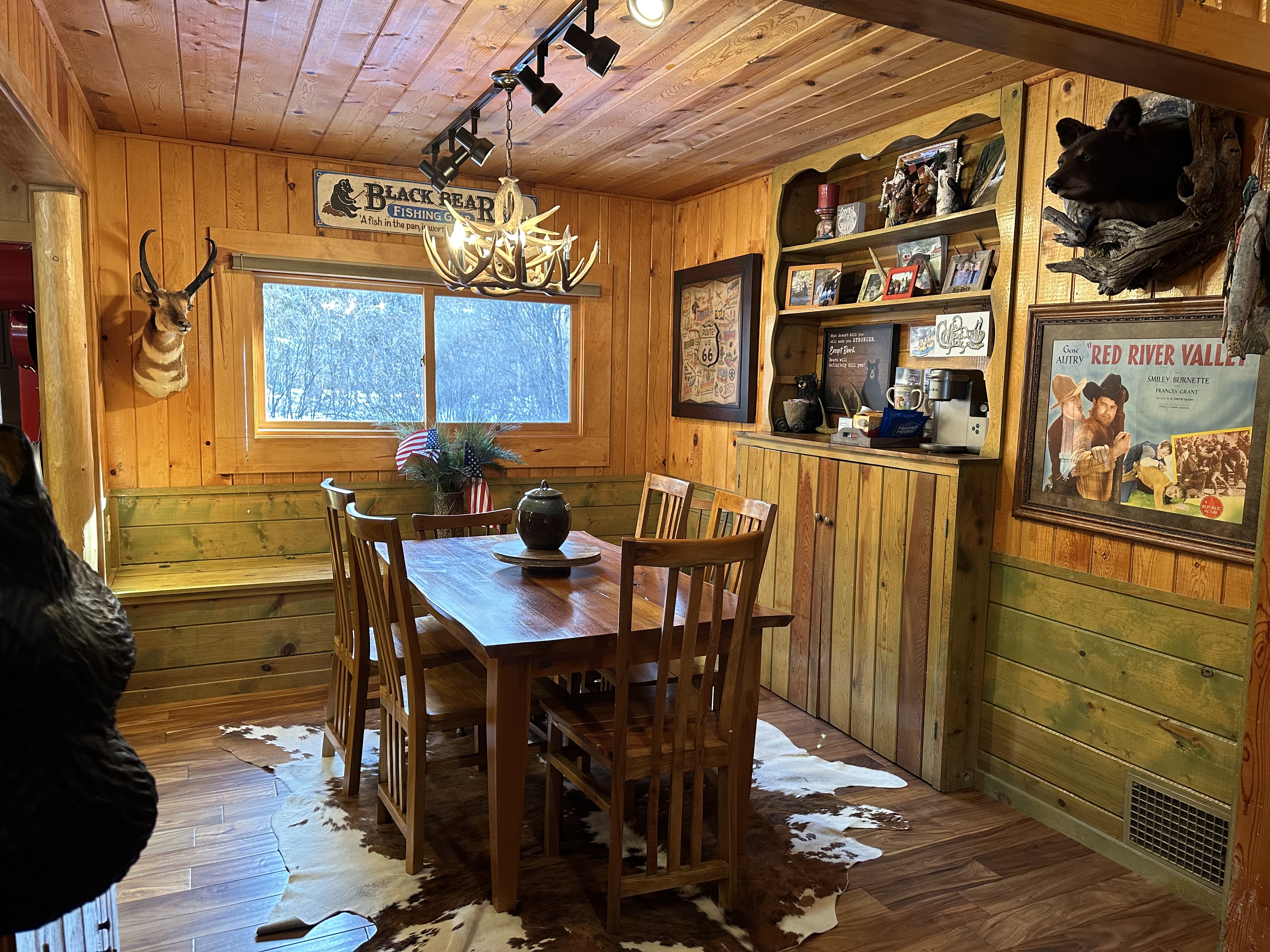 Papa Bears Cabin on the Red River in Red River, NM