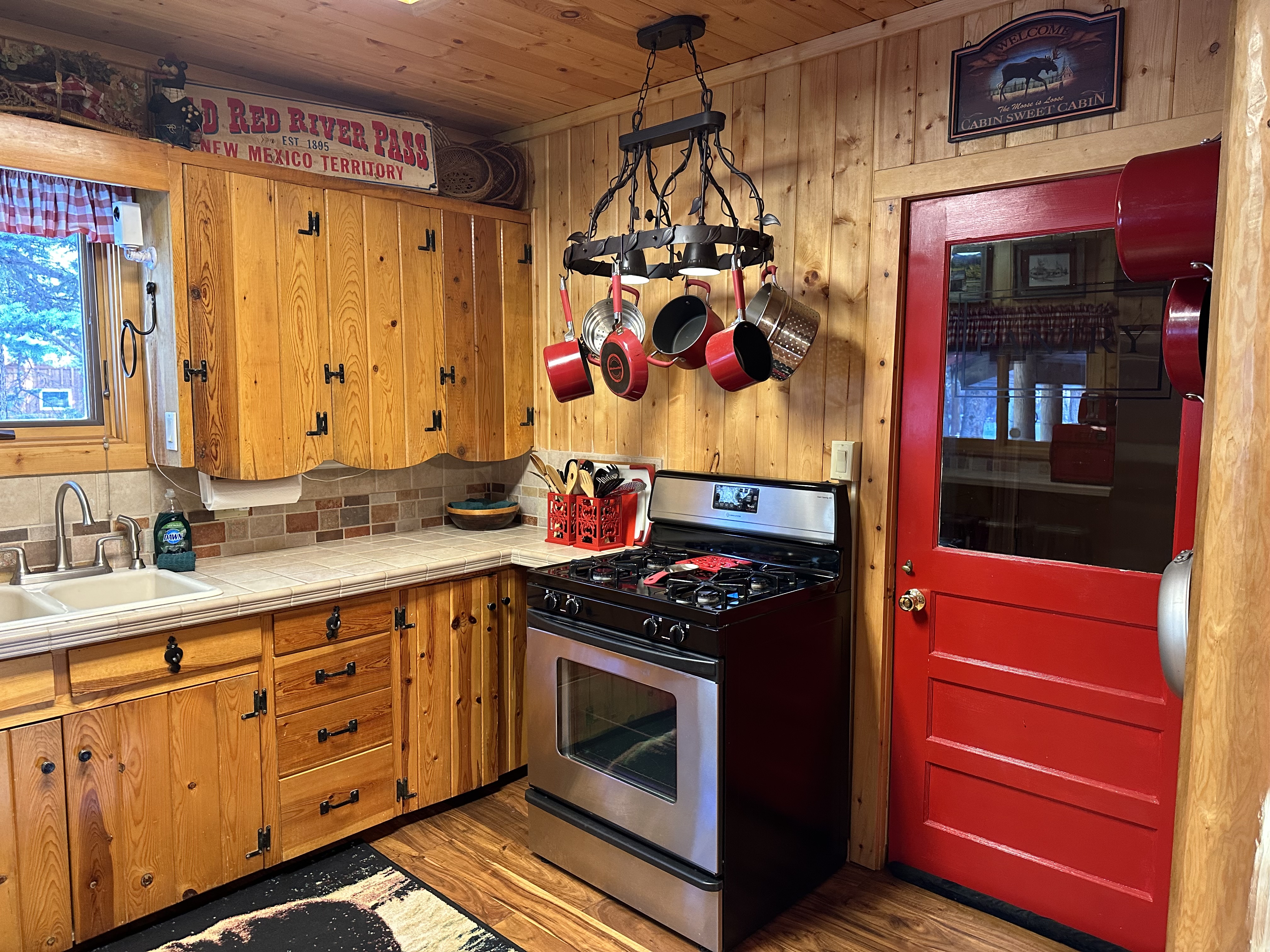 Papa Bears Cabin on the Red River in Red River, NM