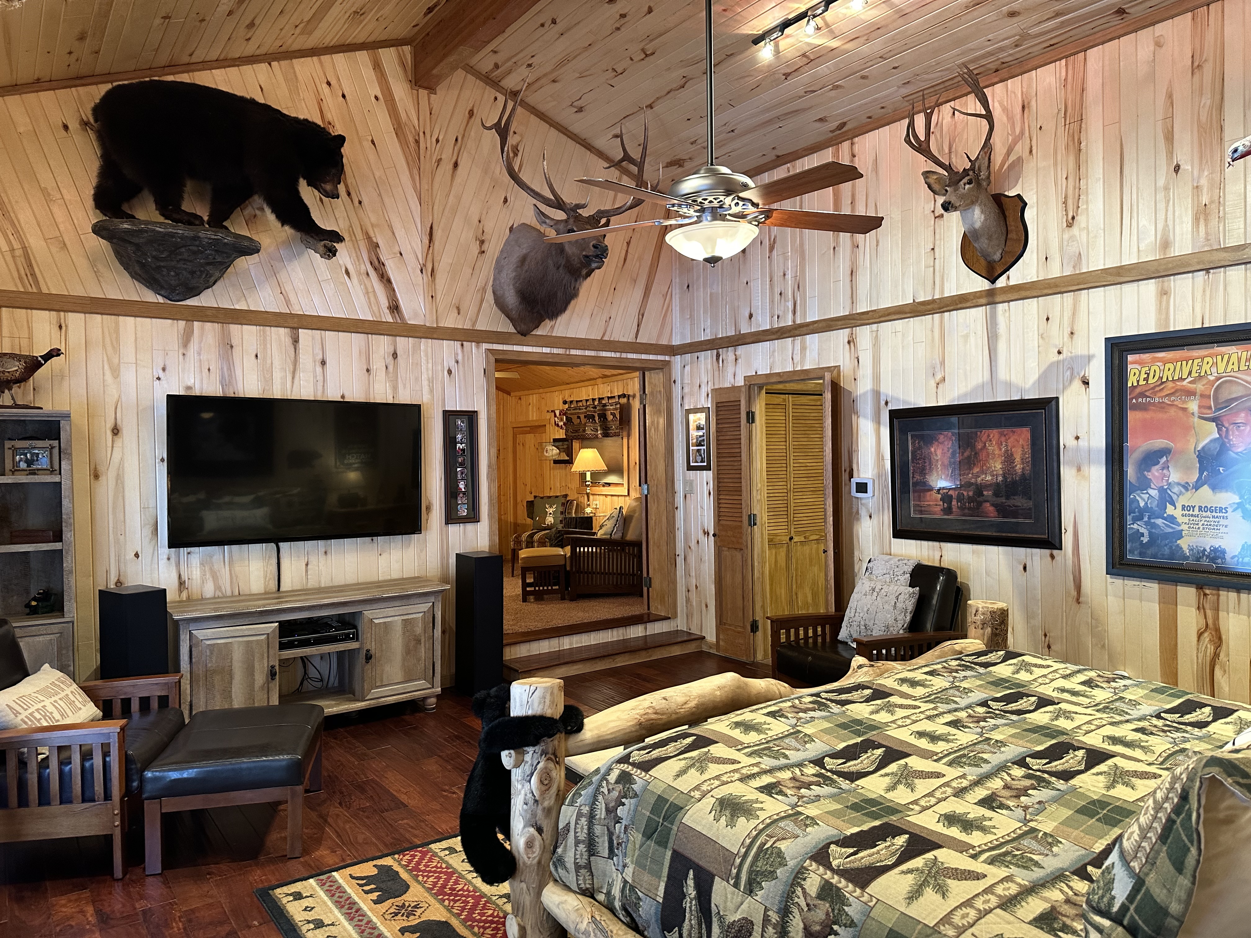 Papa Bears Cabin on the Red River in Red River, NM