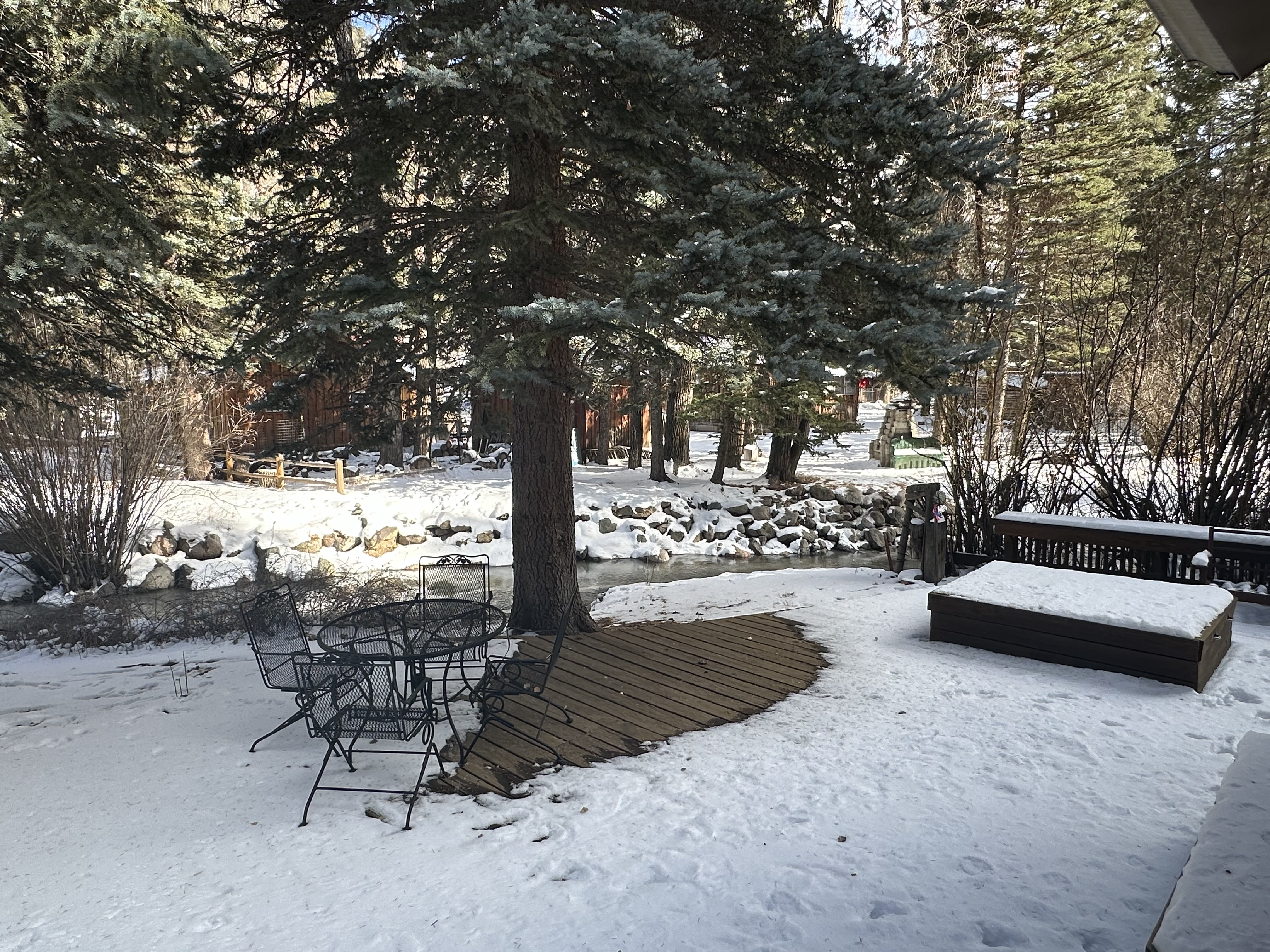 Papa Bears Cabin on the Red River in Red River, NM