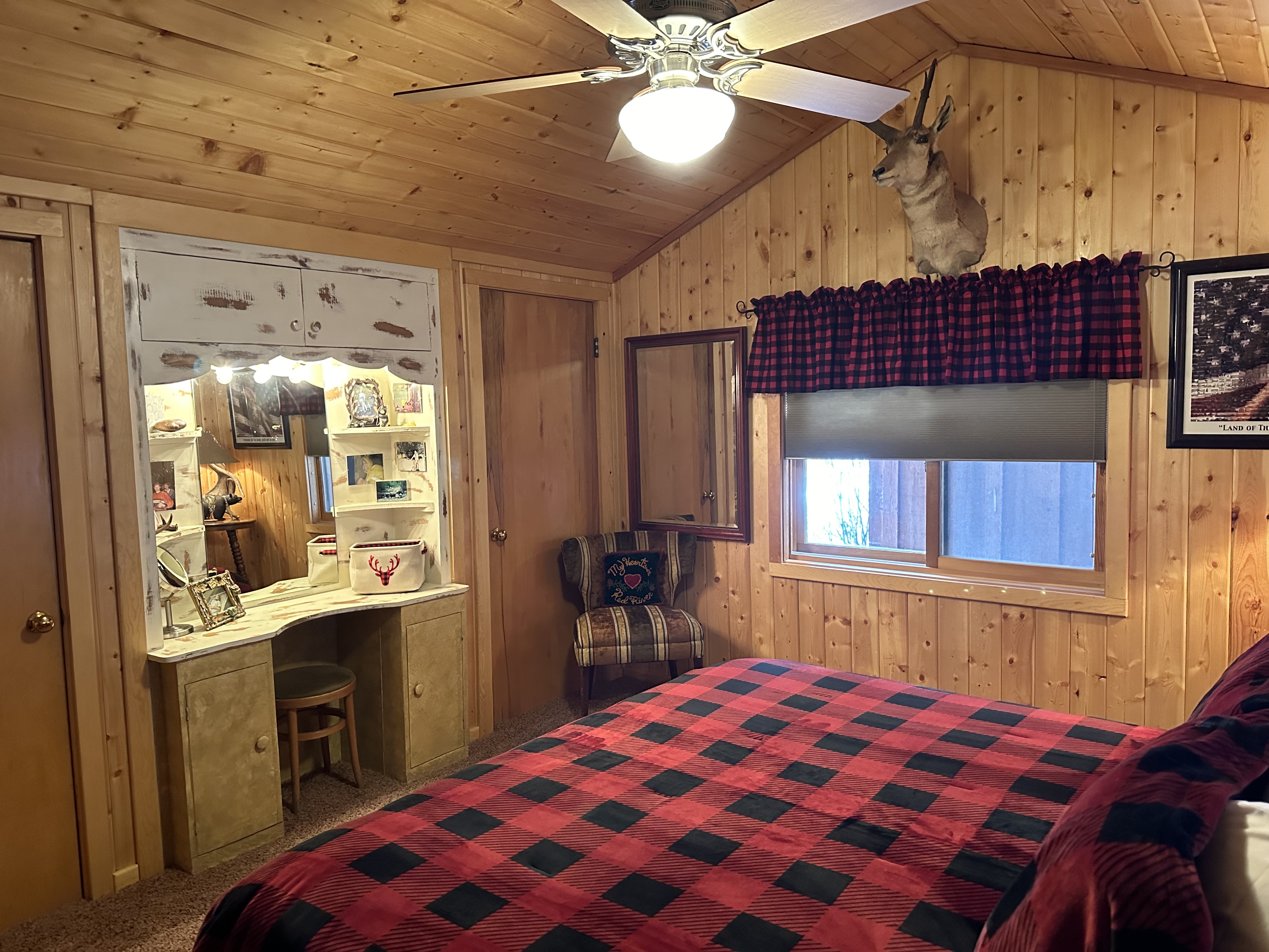 Papa Bears Cabin on the Red River in Red River, NM