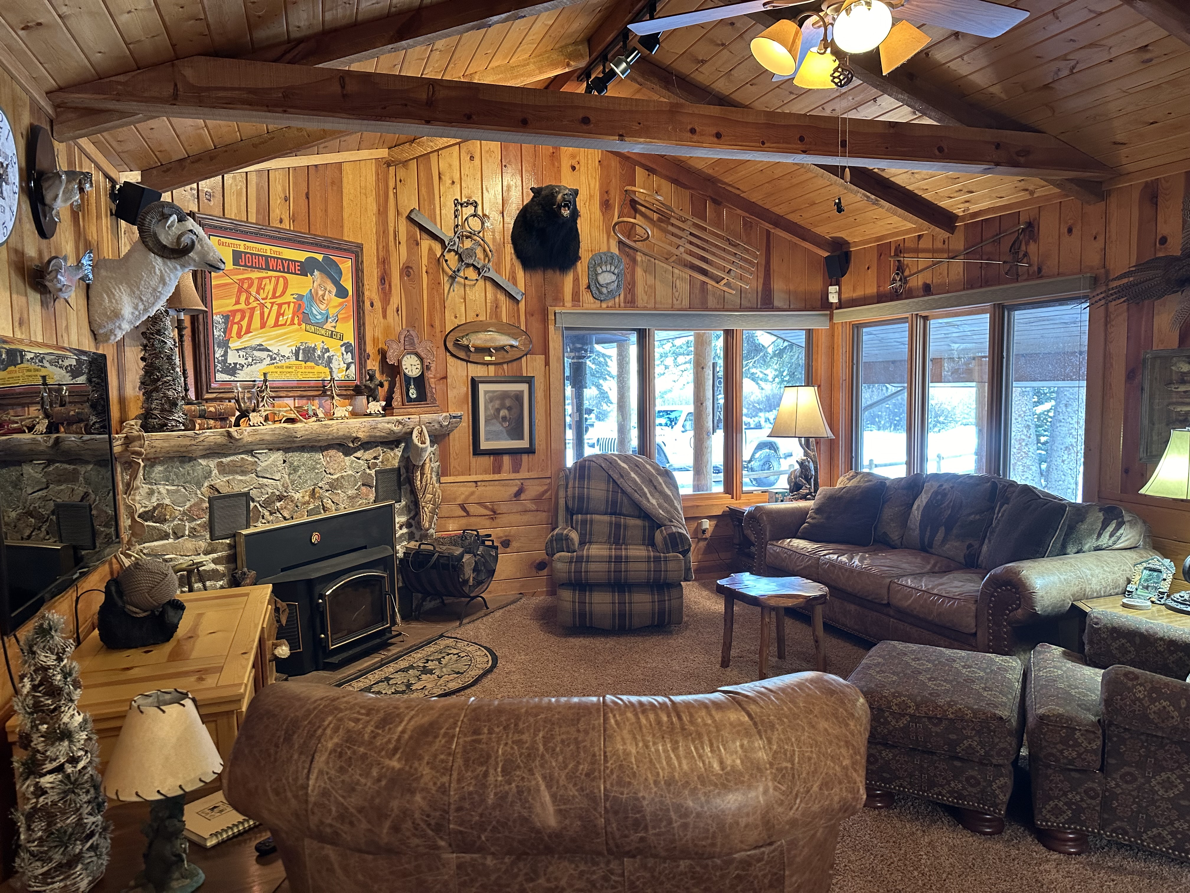 Papa Bears Cabin on the Red River in Red River, NM