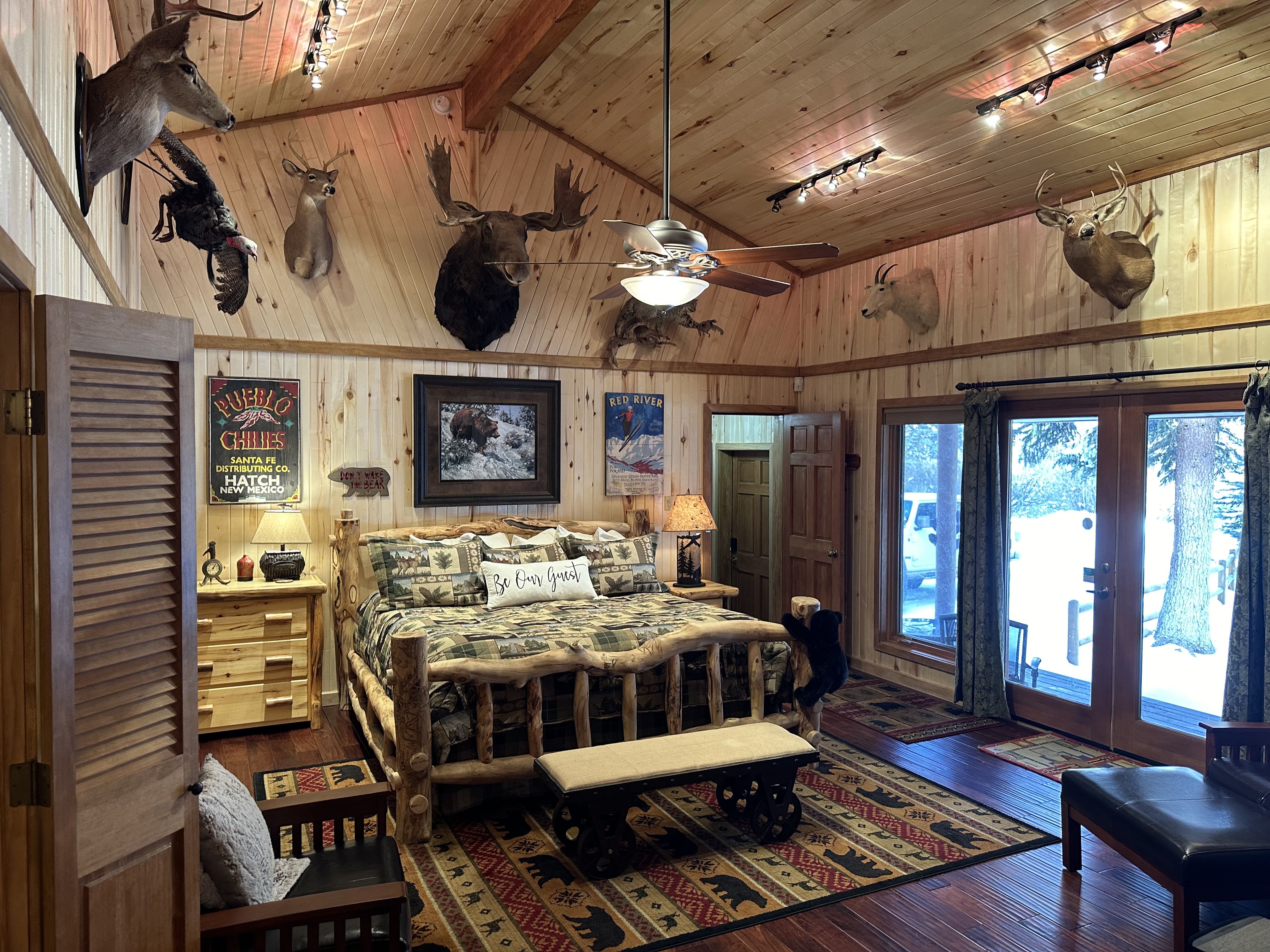 Papa Bears Cabin on the Red River in Red River, NM