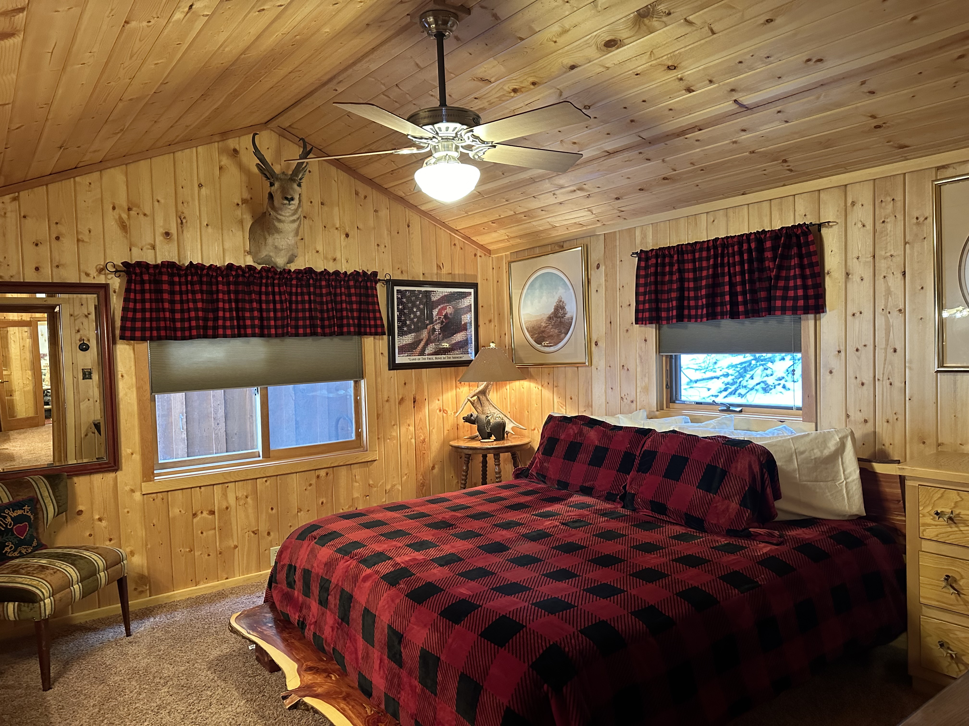 Papa Bears Cabin on the Red River in Red River, NM