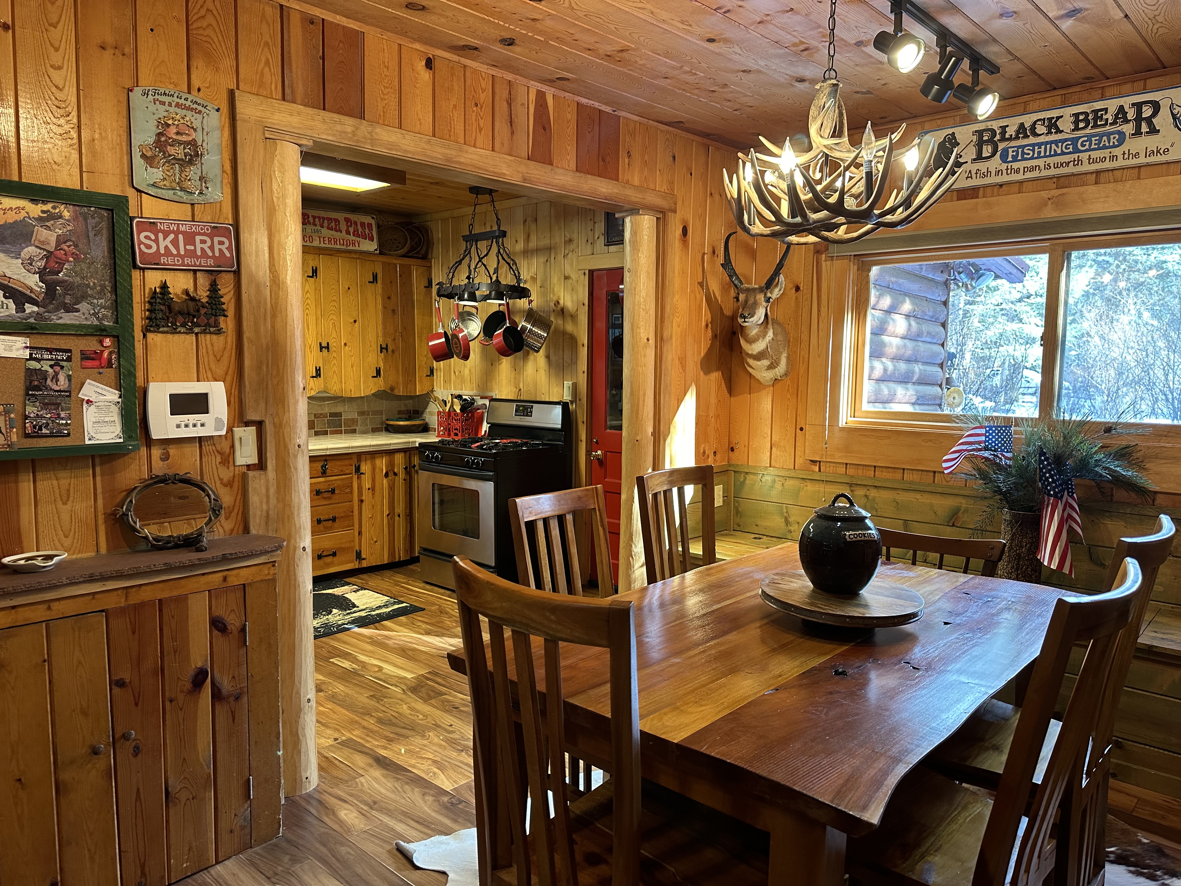 Papa Bears Cabin on the Red River in Red River, NM