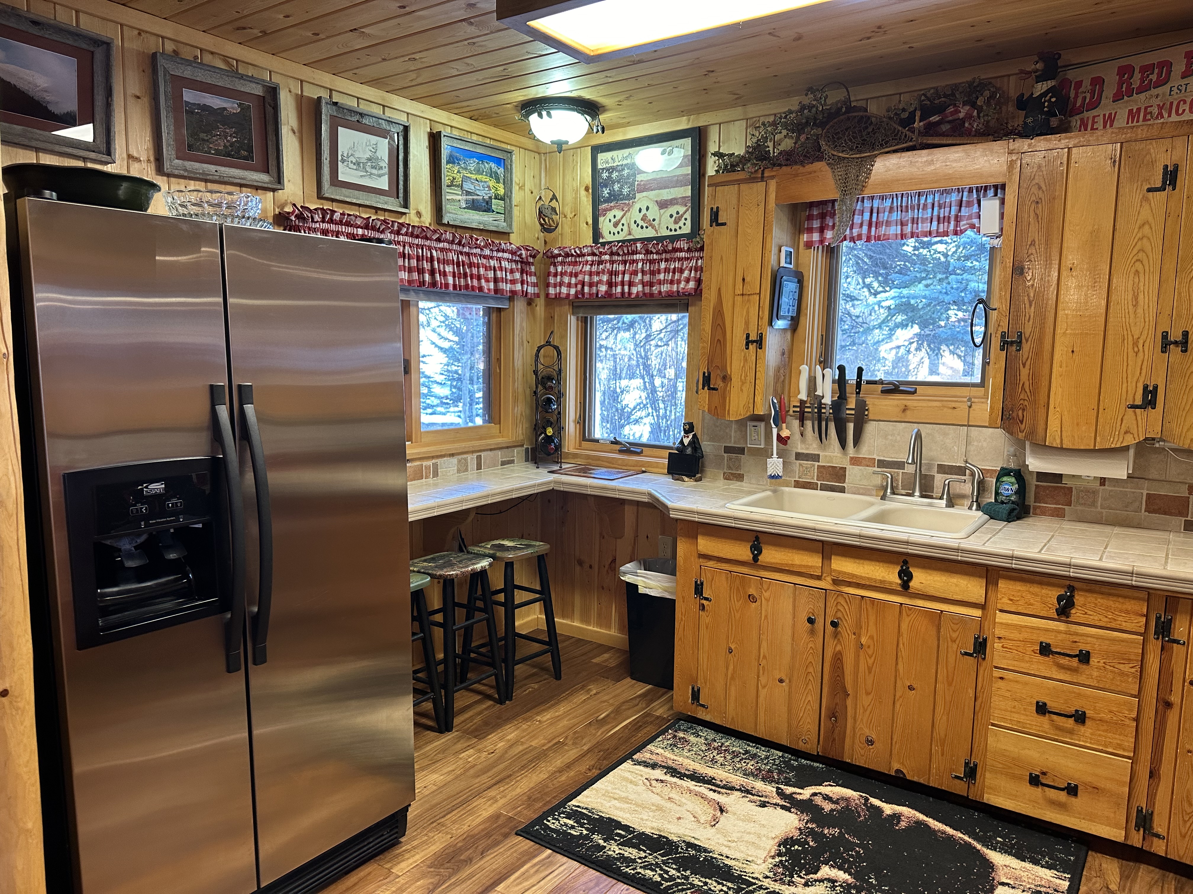 Papa Bears Cabin on the Red River in Red River, NM