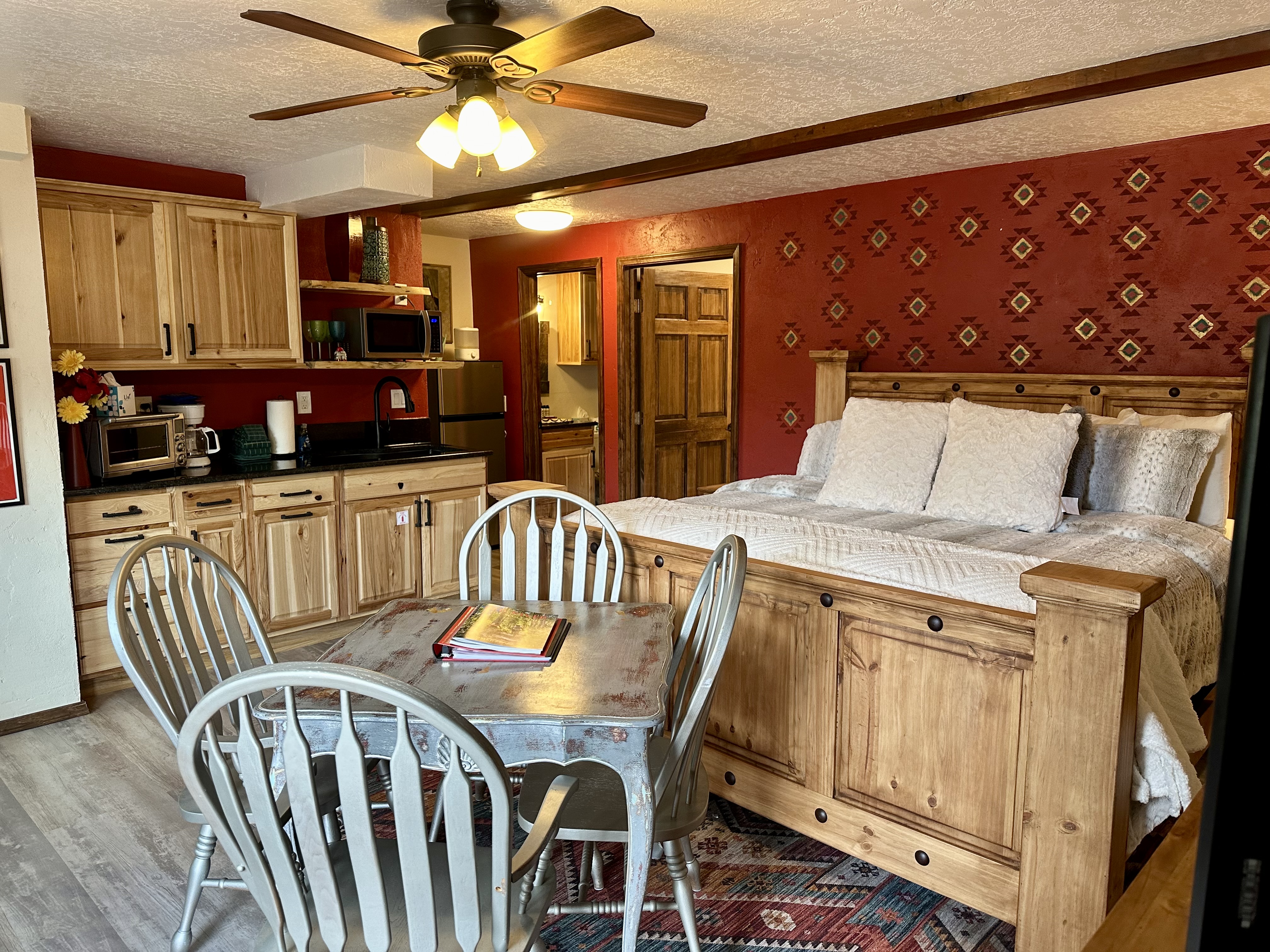 Red River Townhouse - Full Unit 