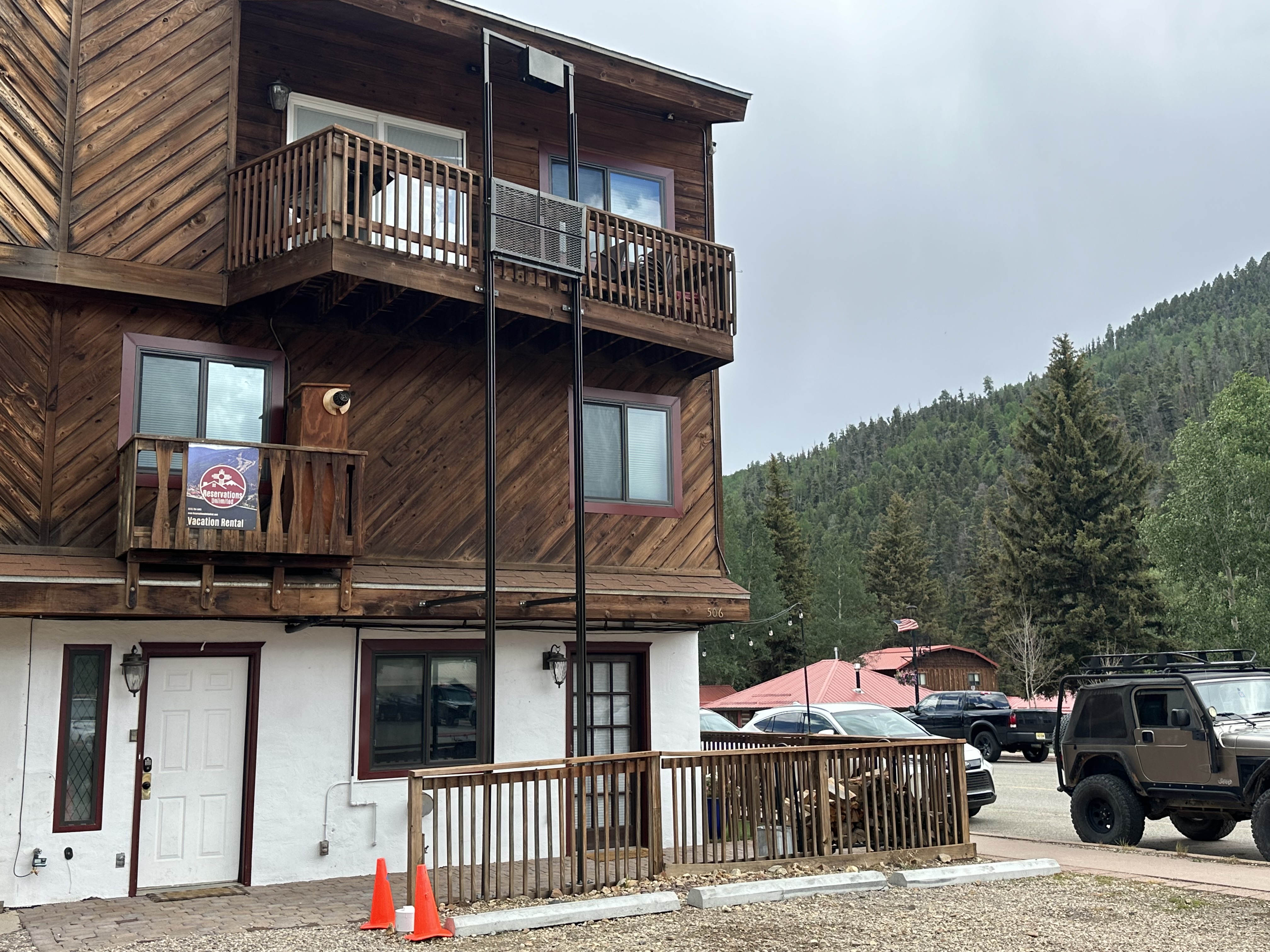 Red River Townhouse - Full Unit 