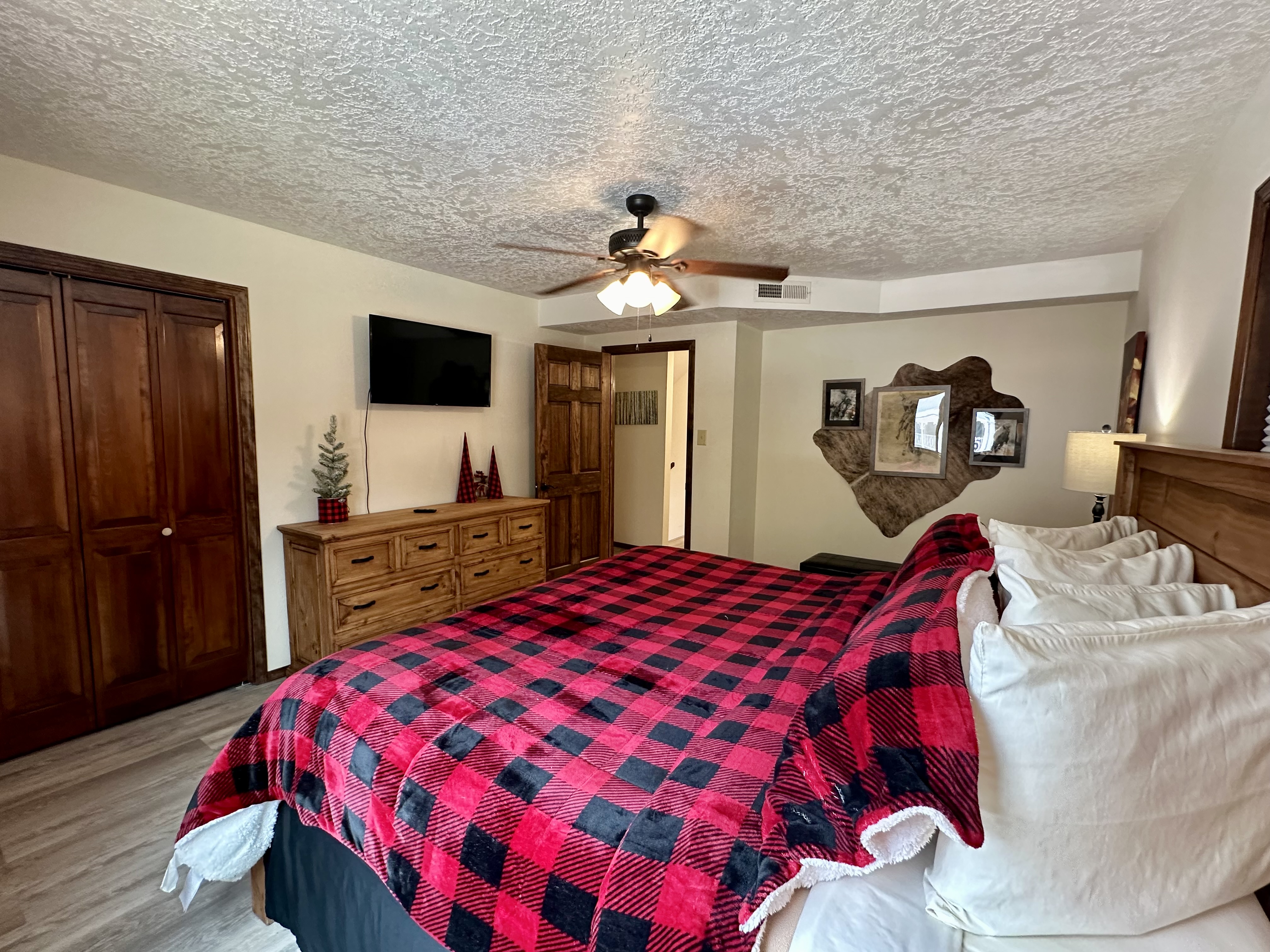 Red River Townhouse - Full Unit 