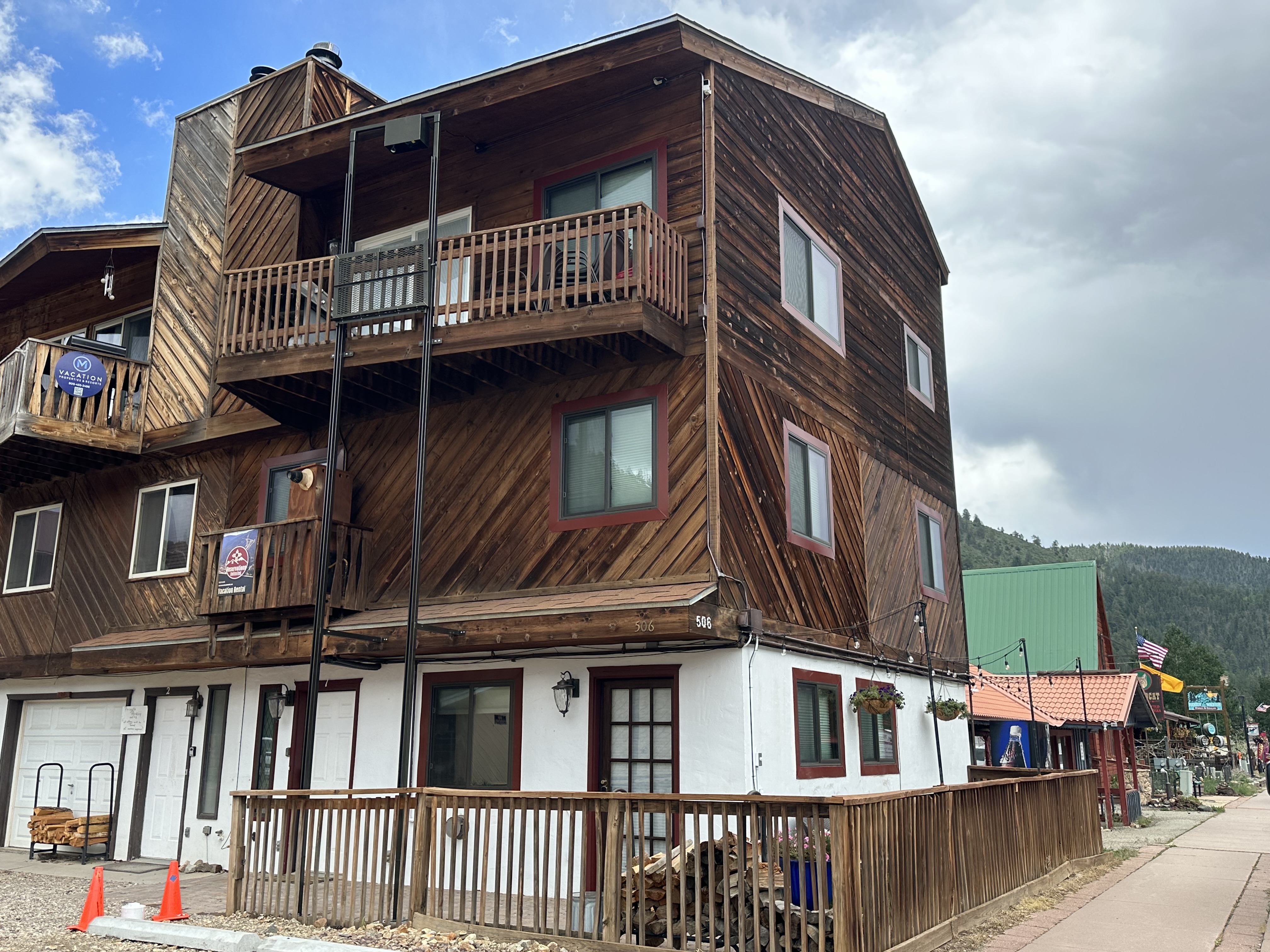 Red River Townhouse - Full Unit 